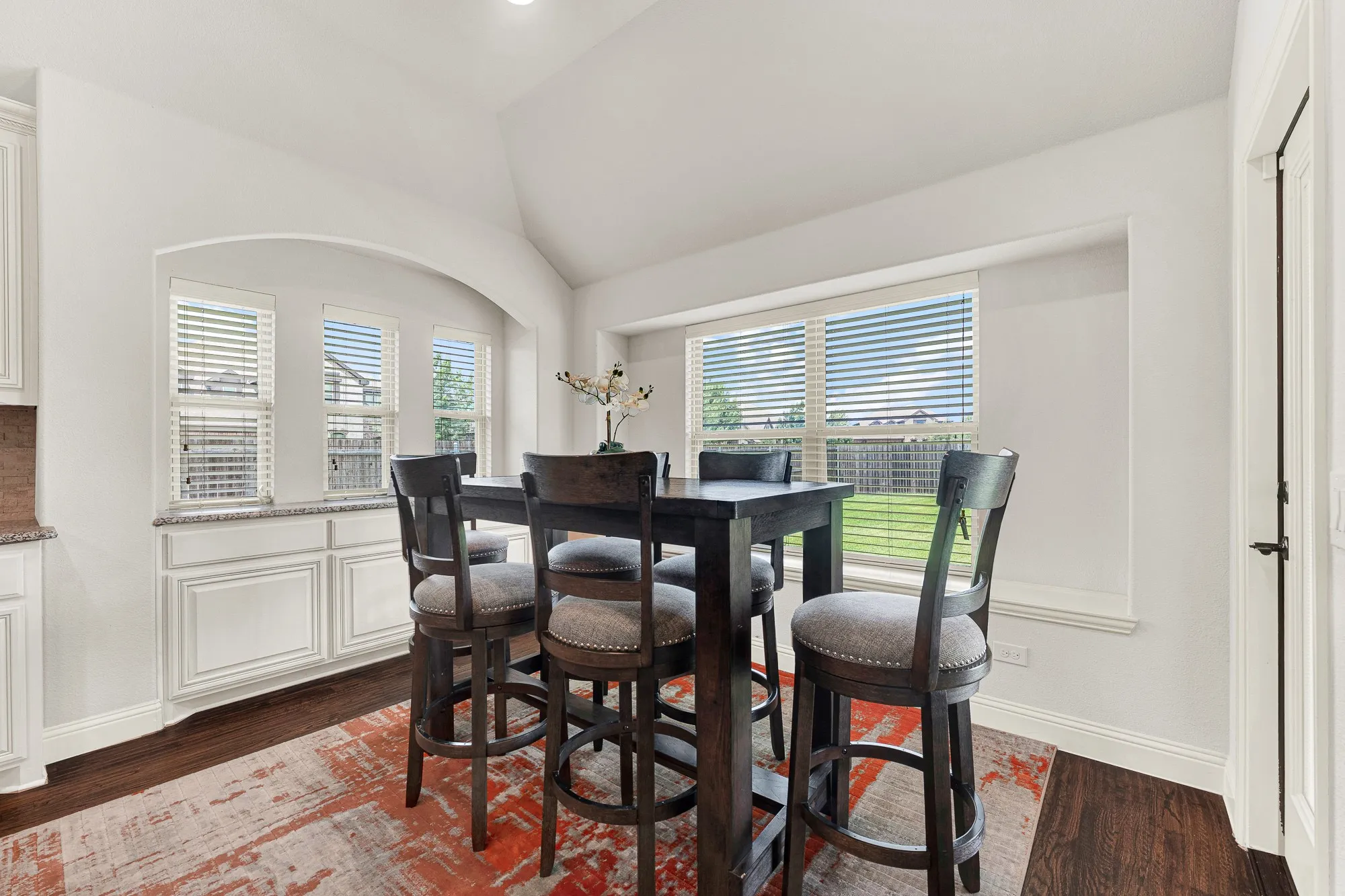 Single Family Residence For Sale in Dallas County , 6300 Sudbury Lane, Mesquite, Texas 75181, 4 Bedroom, 3 Bathroom, 3 Garage spaces, 3,250 Sqft, built in 2018, mls#21371278, Real Estate Agent in Mesquite, Homes For Sale in Dallas county, Homes For Sale in Mesquite, Realtor in Mesquite Texas, Real Estate Brokerage Independent Realty Texas, Luminita Cordes Realtor