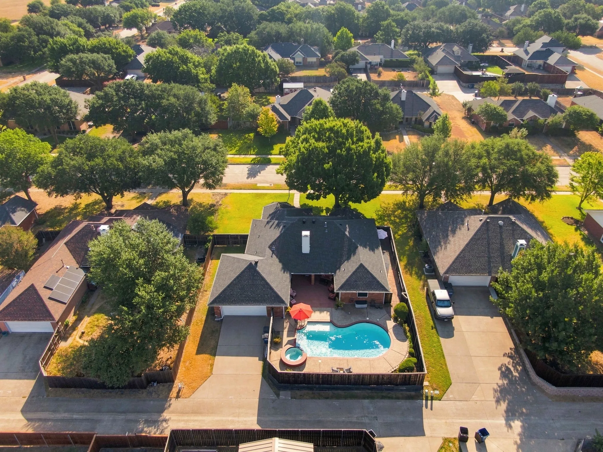 Single Family Residence For Sale in Ellis County , 214 Barbara Way, Red Oak, Texas 75154, 4 Bedroom, 3 Bathroom, 2 Garage spaces, 2,028 Sqft, built in 1993, mls#21371495, Real Estate Agent in Red Oak, Homes For Sale in Ellis county, Homes For Sale in Red Oak, Realtor in Red Oak Texas, Real Estate Brokerage Independent Realty Texas, Luminita Cordes Realtor