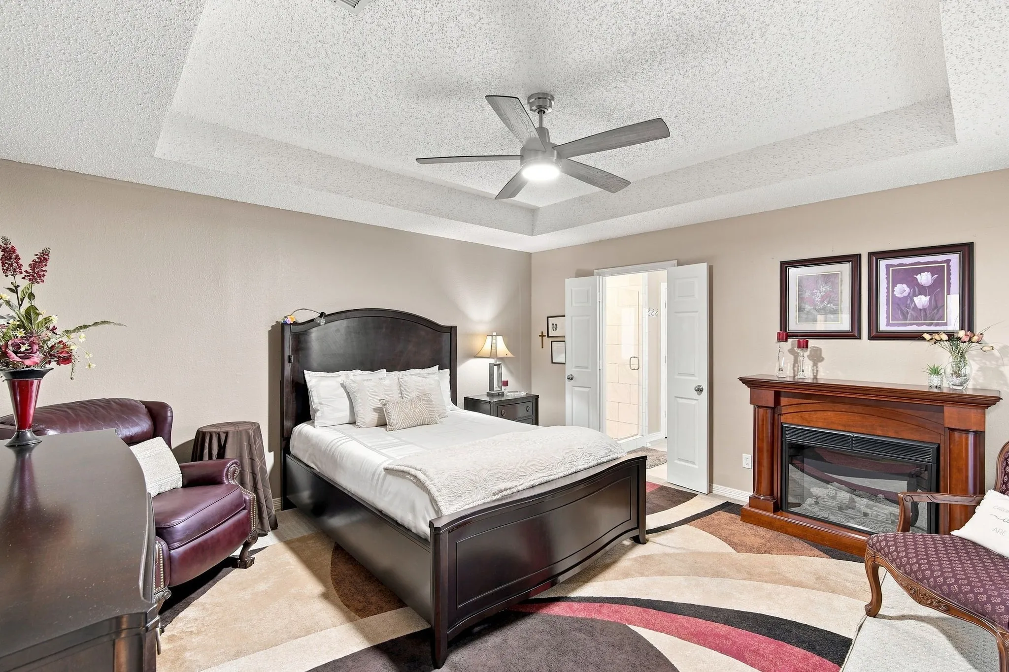Single Family Residence For Sale in Ellis County , 214 Barbara Way, Red Oak, Texas 75154, 4 Bedroom, 3 Bathroom, 2 Garage spaces, 2,028 Sqft, built in 1993, mls#21371495, Real Estate Agent in Red Oak, Homes For Sale in Ellis county, Homes For Sale in Red Oak, Realtor in Red Oak Texas, Real Estate Brokerage Independent Realty Texas, Luminita Cordes Realtor