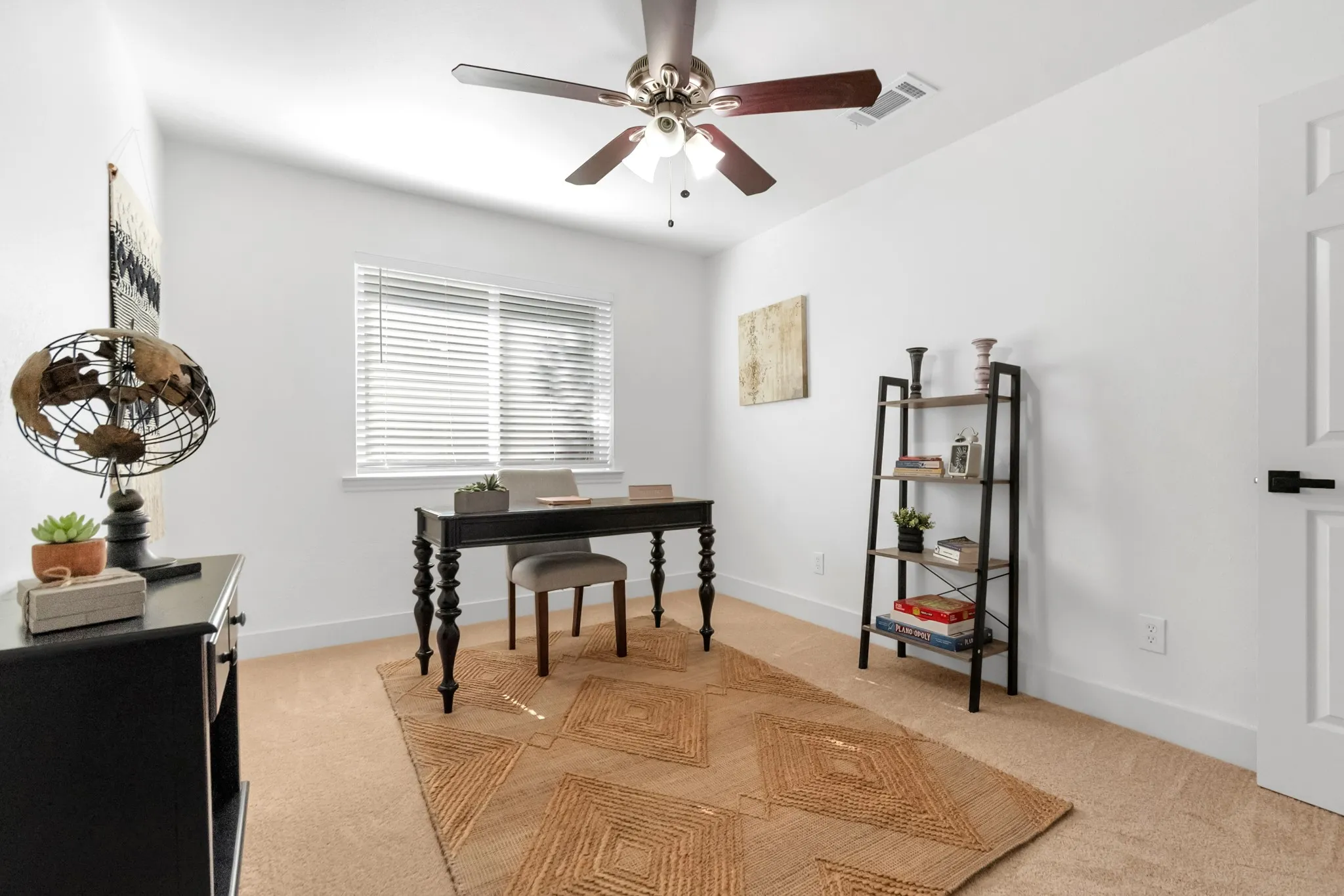 Single Family Residence For Sale in Collin County , 3400 Sailmaker Lane, Plano, Texas 75023, 5 Bedroom, 3 Bathroom, 2 Garage spaces, 2,417 Sqft, built in 1985, mls#21371366, Real Estate Agent in Plano, Homes For Sale in Collin county, Homes For Sale in Plano, Realtor in Plano Texas, Real Estate Brokerage Independent Realty Texas, Luminita Cordes Realtor
