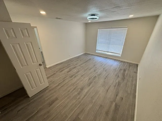 Apartment For Rent in Tarrant County , 2637 W Randol Mill Road 2639-B, Arlington, Texas 76012, 2 Bedroom, 2 Bathroom, Garage spaces, 968 Sqft, built in 1970, mls#21371927, Real Estate Agent in Arlington, Homes For Rent in Tarrant county, Homes For Rent in Arlington, Realtor in Arlington Texas, Real Estate Brokerage Independent Realty Texas, Luminita Cordes Realtor