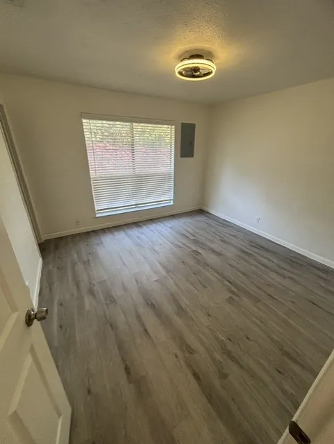 Apartment For Rent in Tarrant County , 2637 W Randol Mill Road 2639-B, Arlington, Texas 76012, 2 Bedroom, 2 Bathroom, Garage spaces, 968 Sqft, built in 1970, mls#21371927, Real Estate Agent in Arlington, Homes For Rent in Tarrant county, Homes For Rent in Arlington, Realtor in Arlington Texas, Real Estate Brokerage Independent Realty Texas, Luminita Cordes Realtor