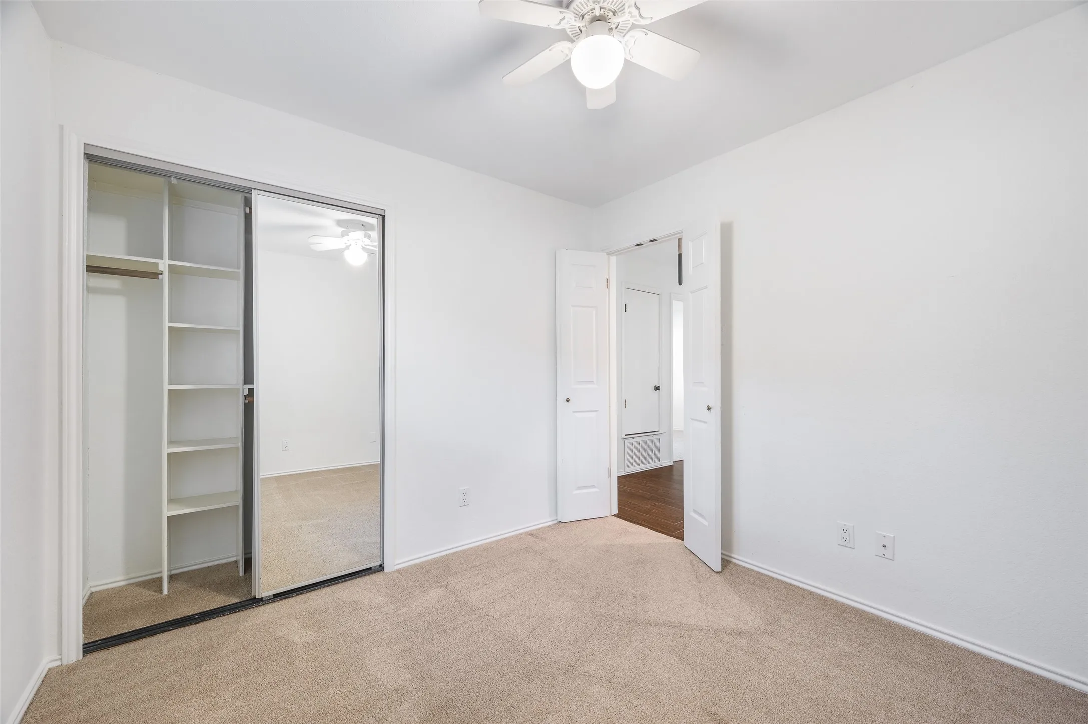Single Family Residence For Rent in Denton County , 4025 Pepperwood Drive, Flower Mound, Texas 75028, 4 Bedroom, 2 Bathroom, 2 Garage spaces, 1,775 Sqft, built in 1982, mls#21341099, Real Estate Agent in Flower Mound, Homes For Rent in Denton county, Homes For Rent in Flower Mound, Realtor in Flower Mound Texas, Real Estate Brokerage Independent Realty Texas, Luminita Cordes Realtor