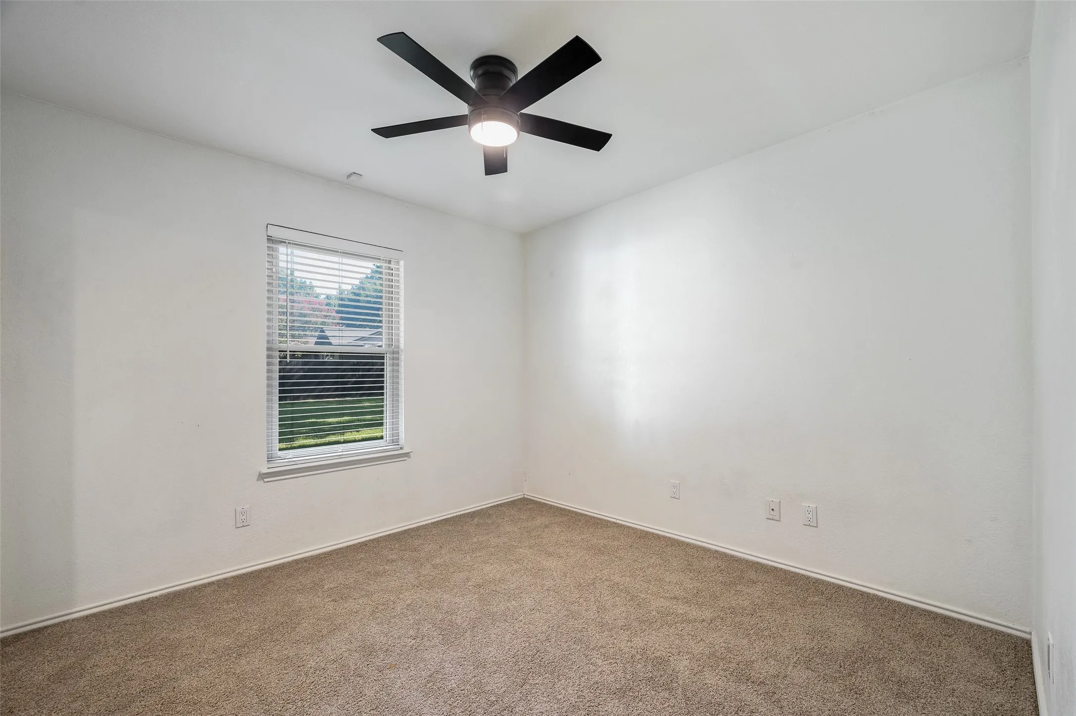 Single Family Residence For Rent in Denton County , 4025 Pepperwood Drive, Flower Mound, Texas 75028, 4 Bedroom, 2 Bathroom, 2 Garage spaces, 1,775 Sqft, built in 1982, mls#21341099, Real Estate Agent in Flower Mound, Homes For Rent in Denton county, Homes For Rent in Flower Mound, Realtor in Flower Mound Texas, Real Estate Brokerage Independent Realty Texas, Luminita Cordes Realtor