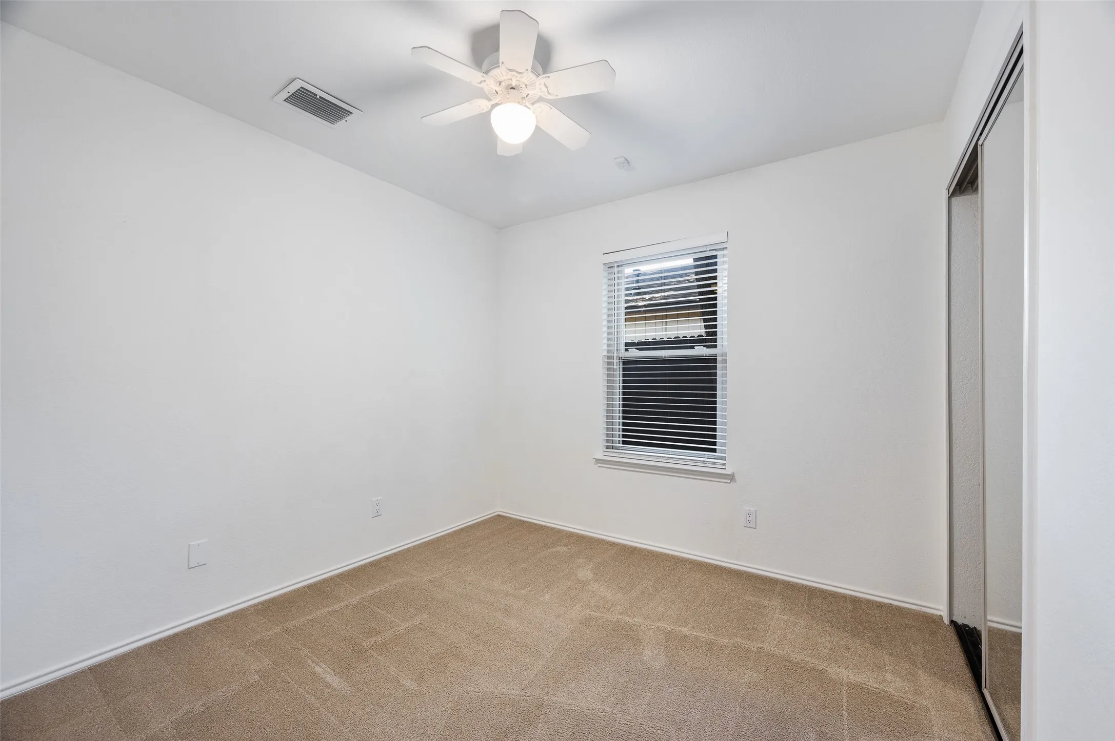 Single Family Residence For Rent in Denton County , 4025 Pepperwood Drive, Flower Mound, Texas 75028, 4 Bedroom, 2 Bathroom, 2 Garage spaces, 1,775 Sqft, built in 1982, mls#21341099, Real Estate Agent in Flower Mound, Homes For Rent in Denton county, Homes For Rent in Flower Mound, Realtor in Flower Mound Texas, Real Estate Brokerage Independent Realty Texas, Luminita Cordes Realtor