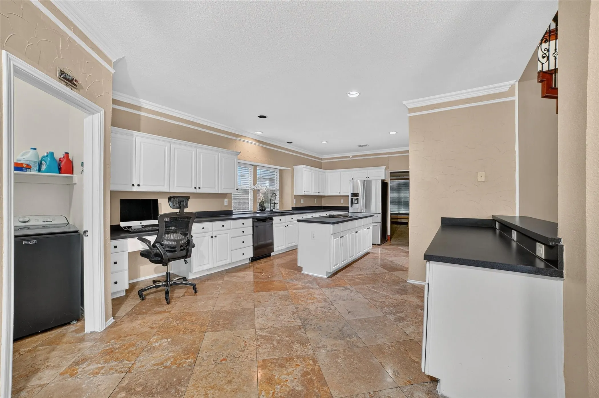 Single Family Residence For Sale in Dallas County , 5002 Petersburg Drive, Rowlett, Texas 75088, 5 Bedroom, 3 Bathroom, 2 Garage spaces, 3,898 Sqft, built in 1999, mls#21369474, Real Estate Agent in Rowlett, Homes For Sale in Dallas county, Homes For Sale in Rowlett, Realtor in Rowlett Texas, Real Estate Brokerage Independent Realty Texas, Luminita Cordes Realtor