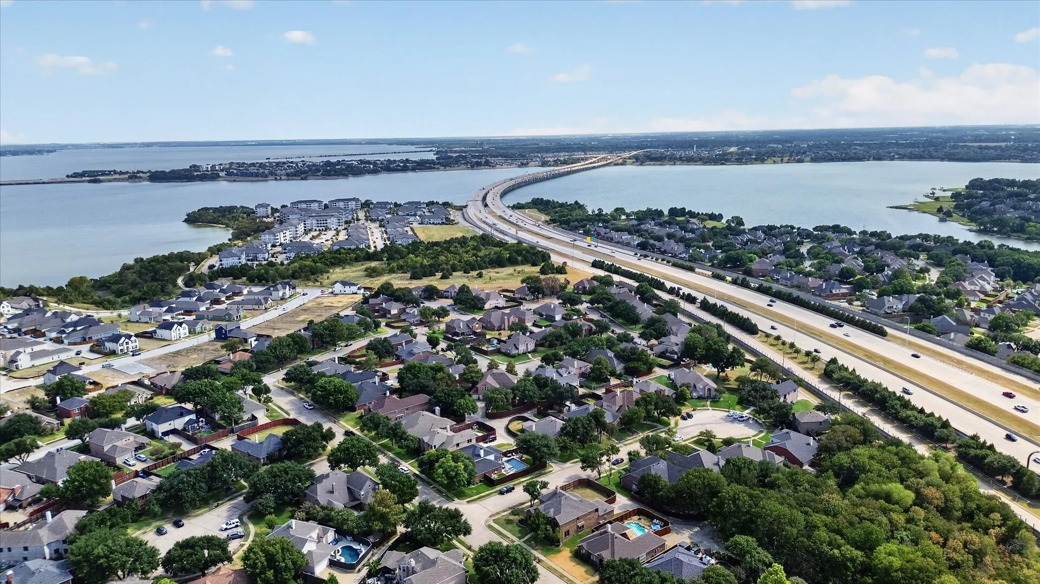 Single Family Residence For Sale in Dallas County , 5002 Petersburg Drive, Rowlett, Texas 75088, 5 Bedroom, 3 Bathroom, 2 Garage spaces, 3,898 Sqft, built in 1999, mls#21369474, Real Estate Agent in Rowlett, Homes For Sale in Dallas county, Homes For Sale in Rowlett, Realtor in Rowlett Texas, Real Estate Brokerage Independent Realty Texas, Luminita Cordes Realtor
