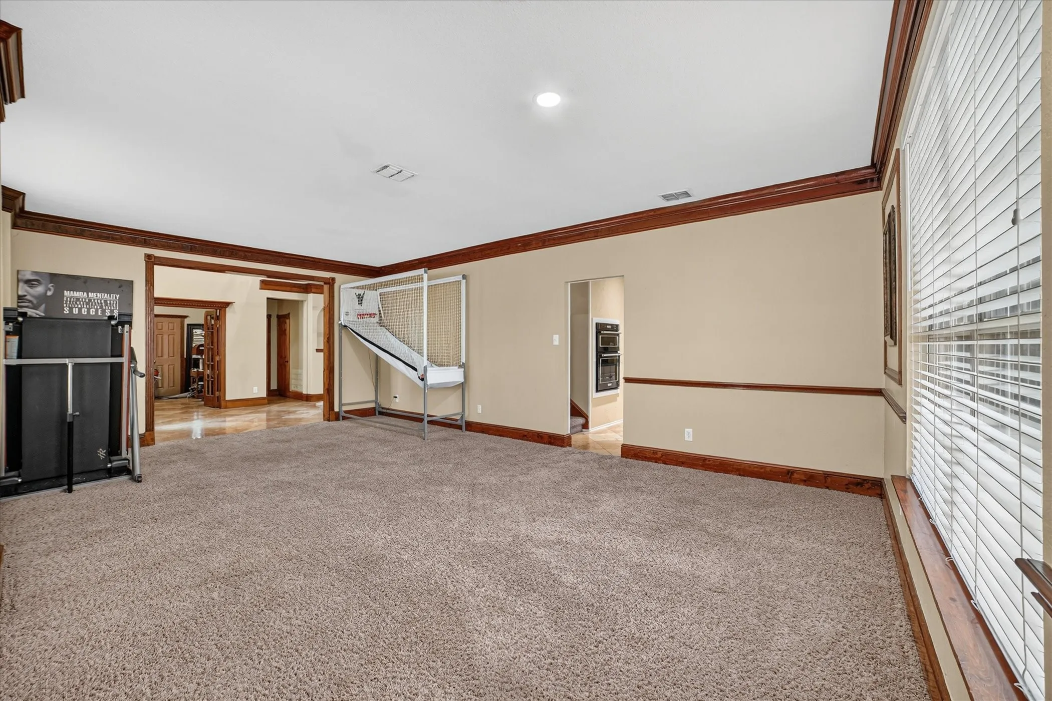 Single Family Residence For Sale in Dallas County , 5002 Petersburg Drive, Rowlett, Texas 75088, 5 Bedroom, 3 Bathroom, 2 Garage spaces, 3,898 Sqft, built in 1999, mls#21369474, Real Estate Agent in Rowlett, Homes For Sale in Dallas county, Homes For Sale in Rowlett, Realtor in Rowlett Texas, Real Estate Brokerage Independent Realty Texas, Luminita Cordes Realtor
