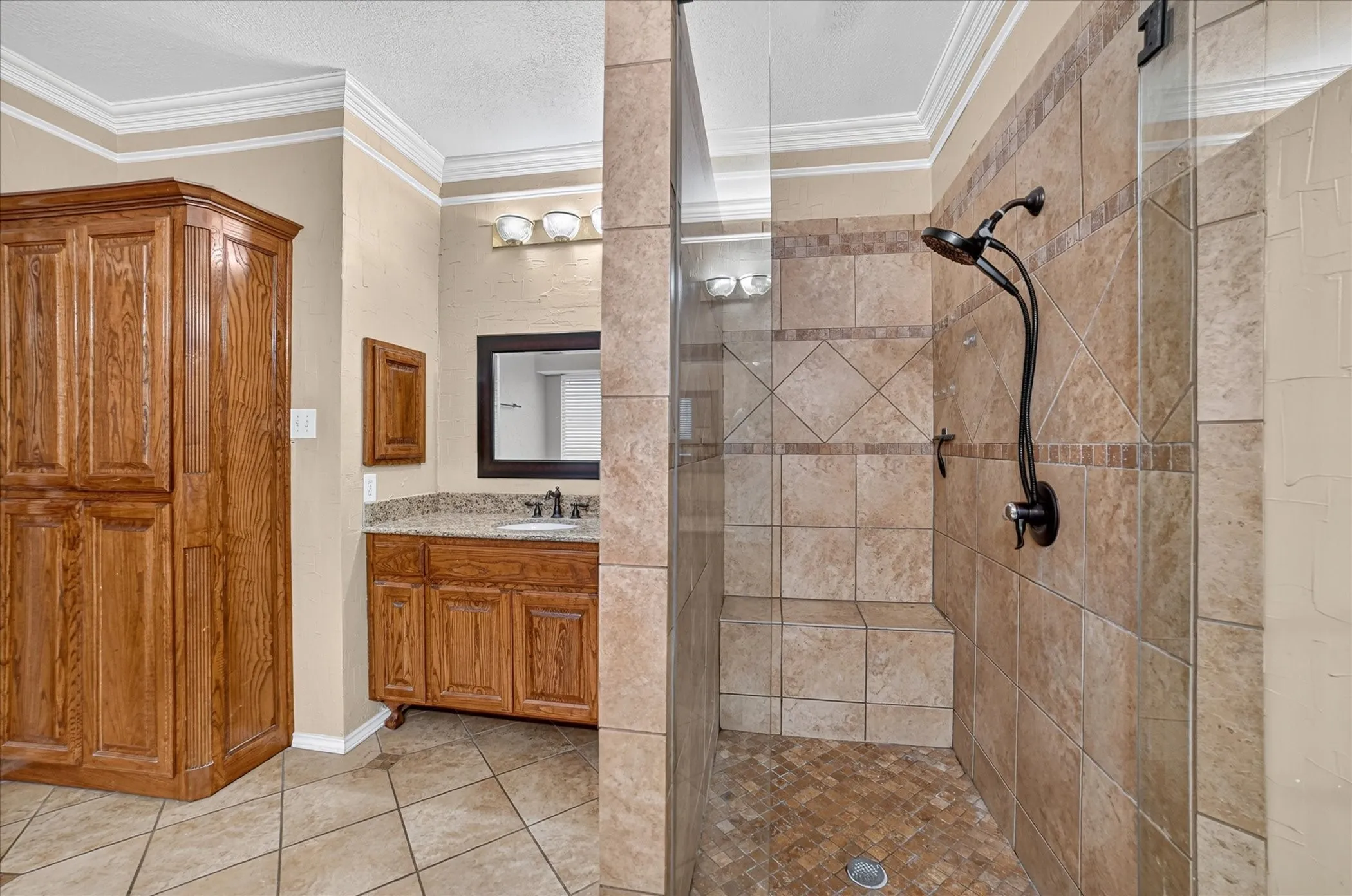 Single Family Residence For Sale in Dallas County , 5002 Petersburg Drive, Rowlett, Texas 75088, 5 Bedroom, 3 Bathroom, 2 Garage spaces, 3,898 Sqft, built in 1999, mls#21369474, Real Estate Agent in Rowlett, Homes For Sale in Dallas county, Homes For Sale in Rowlett, Realtor in Rowlett Texas, Real Estate Brokerage Independent Realty Texas, Luminita Cordes Realtor
