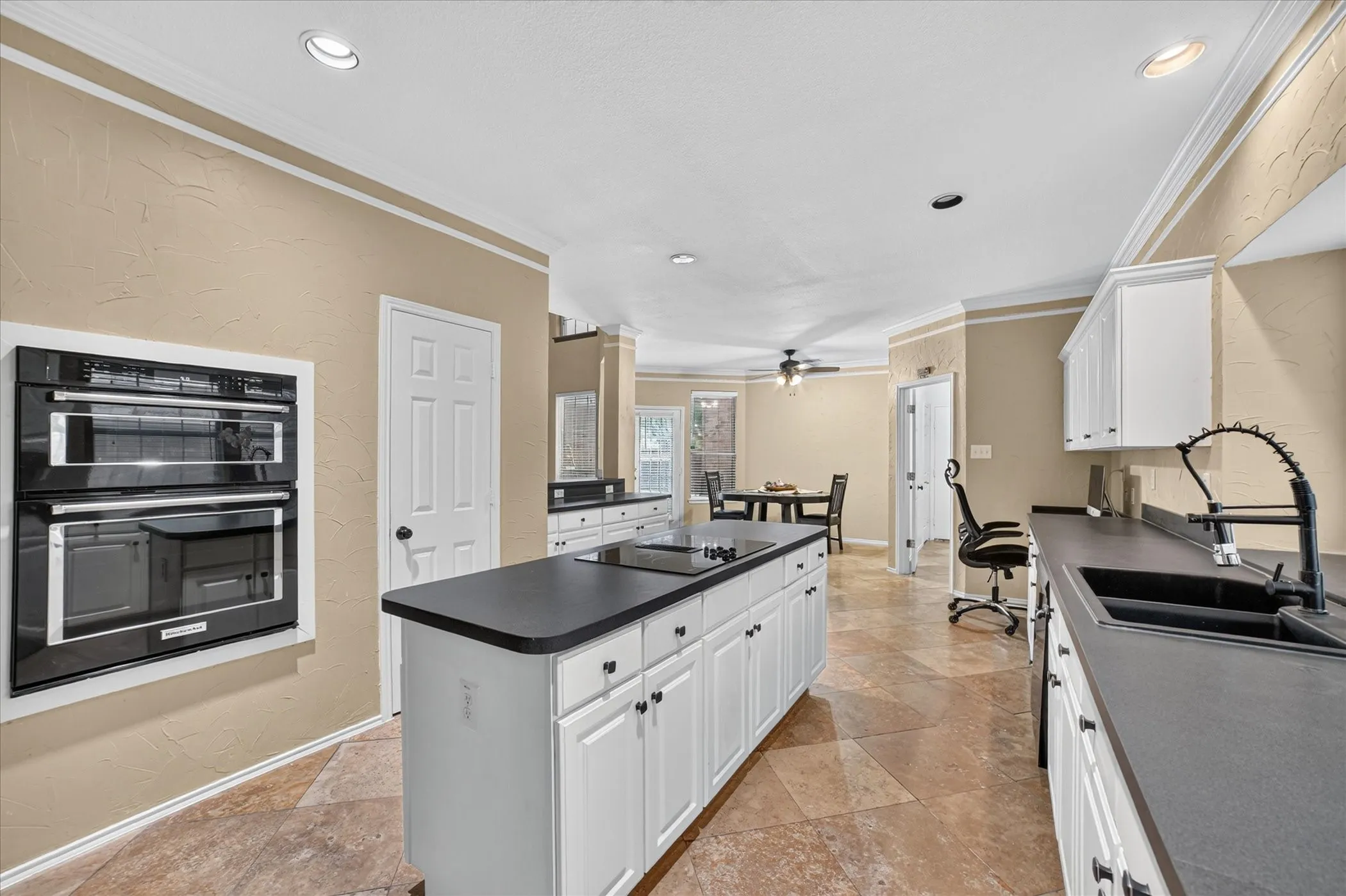 Single Family Residence For Sale in Dallas County , 5002 Petersburg Drive, Rowlett, Texas 75088, 5 Bedroom, 3 Bathroom, 2 Garage spaces, 3,898 Sqft, built in 1999, mls#21369474, Real Estate Agent in Rowlett, Homes For Sale in Dallas county, Homes For Sale in Rowlett, Realtor in Rowlett Texas, Real Estate Brokerage Independent Realty Texas, Luminita Cordes Realtor