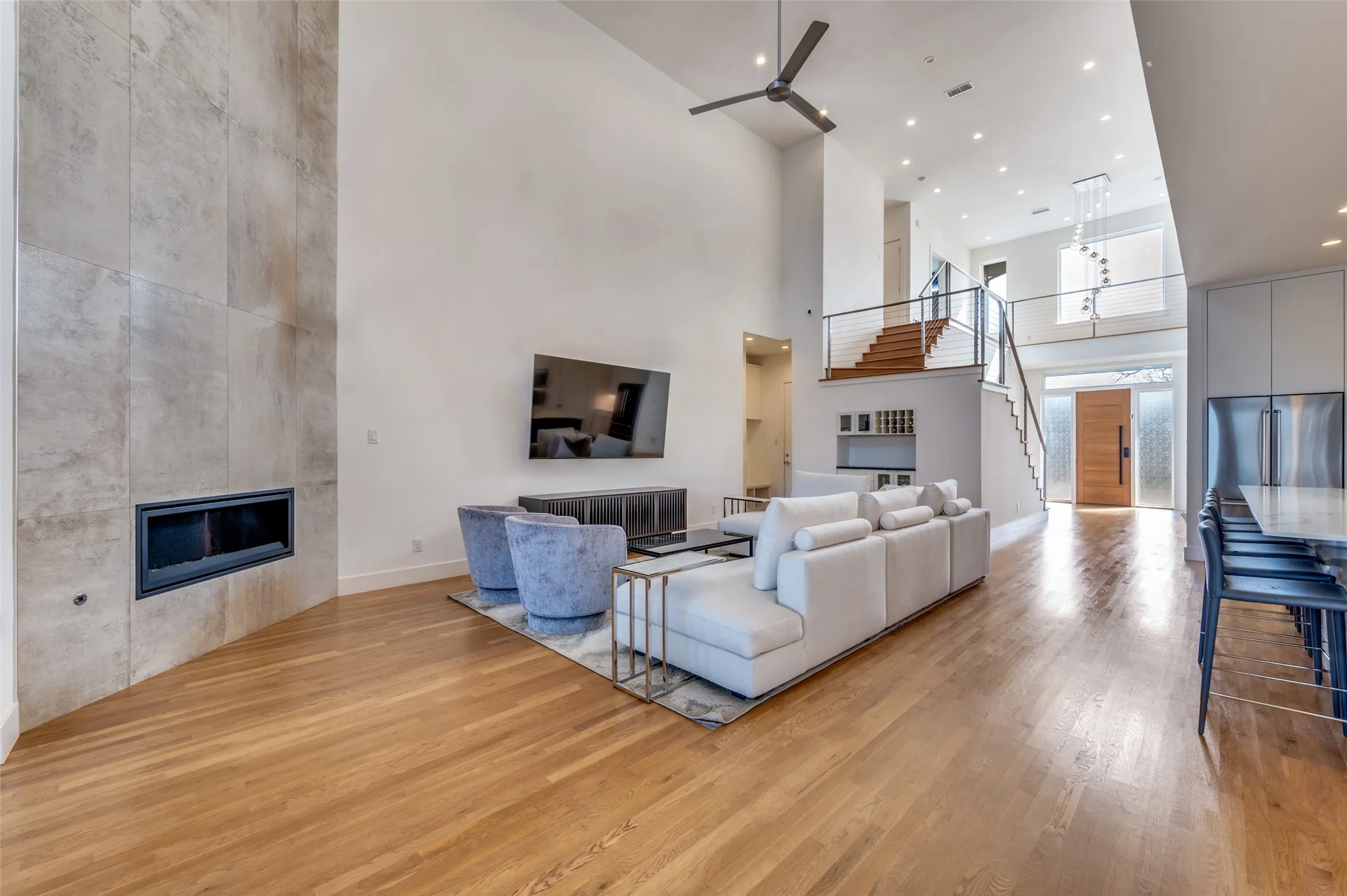 Single Family Residence For Rent in Dallas County , 3925 Lively Lane, Dallas, Texas 75220, 4 Bedroom, 4 Bathroom, 2 Garage spaces, 3,136 Sqft, built in 2019, mls#21371661, Real Estate Agent in Dallas, Homes For Rent in Dallas county, Homes For Rent in Dallas, Realtor in Dallas Texas, Real Estate Brokerage Independent Realty Texas, Luminita Cordes Realtor