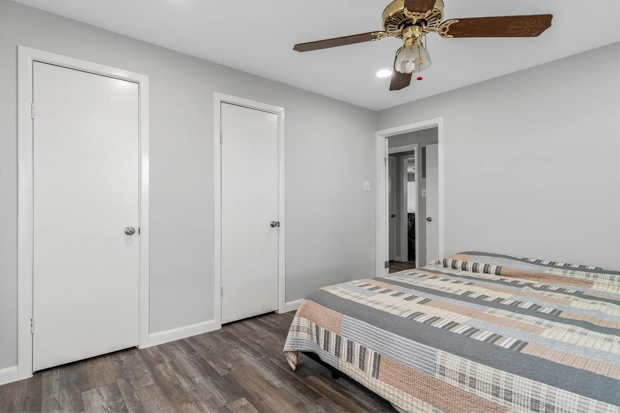 Single Family Residence For Sale in Henderson County , 8612 Fm 1616, Athens, Texas 75752, 3 Bedroom, 1 Bathroom, 2 Garage spaces, 1,360 Sqft, built in 1950, mls#21371855, Real Estate Agent in Athens, Homes For Sale in Henderson county, Homes For Sale in Athens, Realtor in Athens Texas, Real Estate Brokerage Independent Realty Texas, Luminita Cordes Realtor