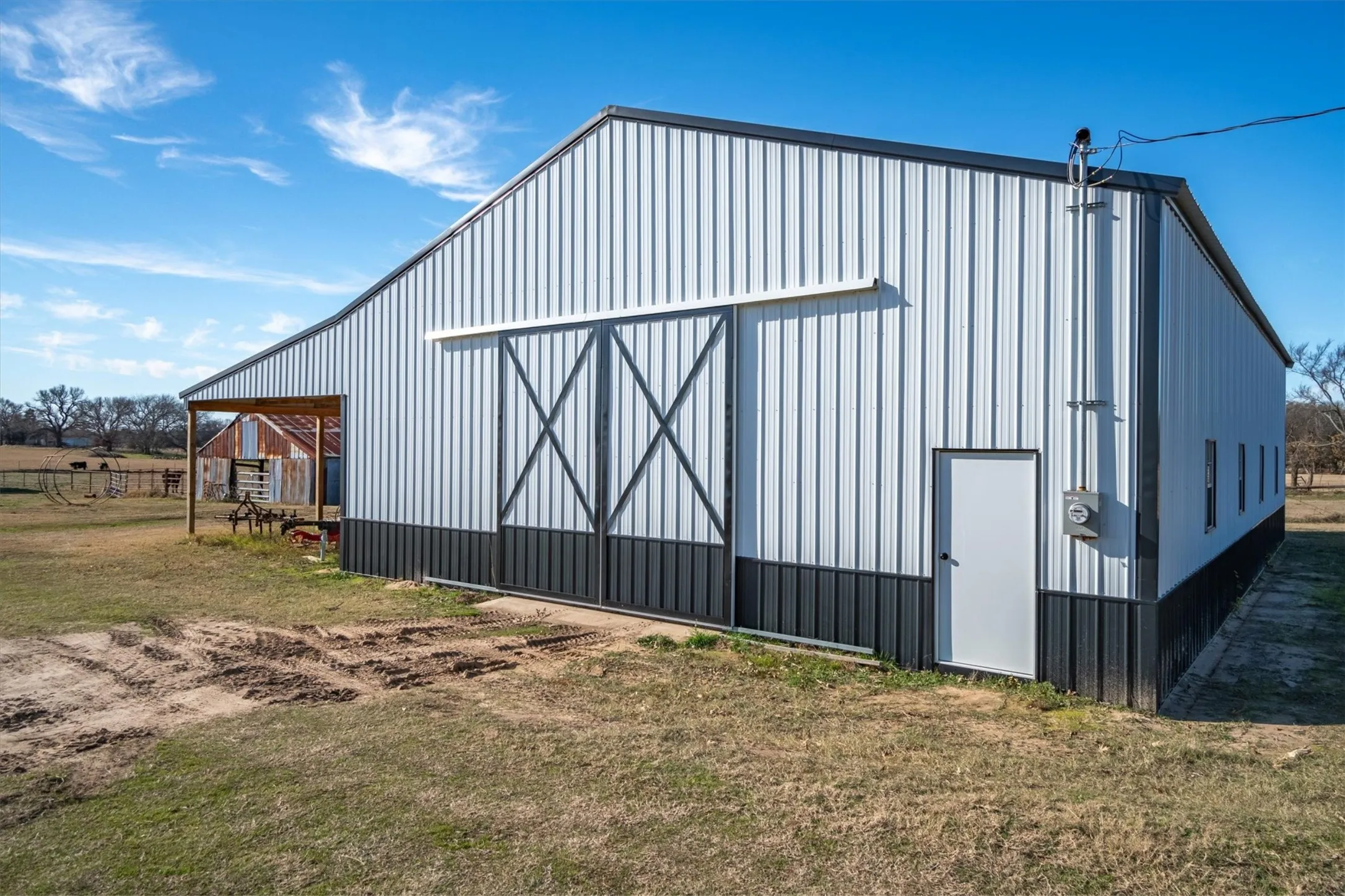 Single Family Residence For Sale in Henderson County , 8612 Fm 1616, Athens, Texas 75752, 3 Bedroom, 1 Bathroom, 2 Garage spaces, 1,360 Sqft, built in 1950, mls#21371855, Real Estate Agent in Athens, Homes For Sale in Henderson county, Homes For Sale in Athens, Realtor in Athens Texas, Real Estate Brokerage Independent Realty Texas, Luminita Cordes Realtor