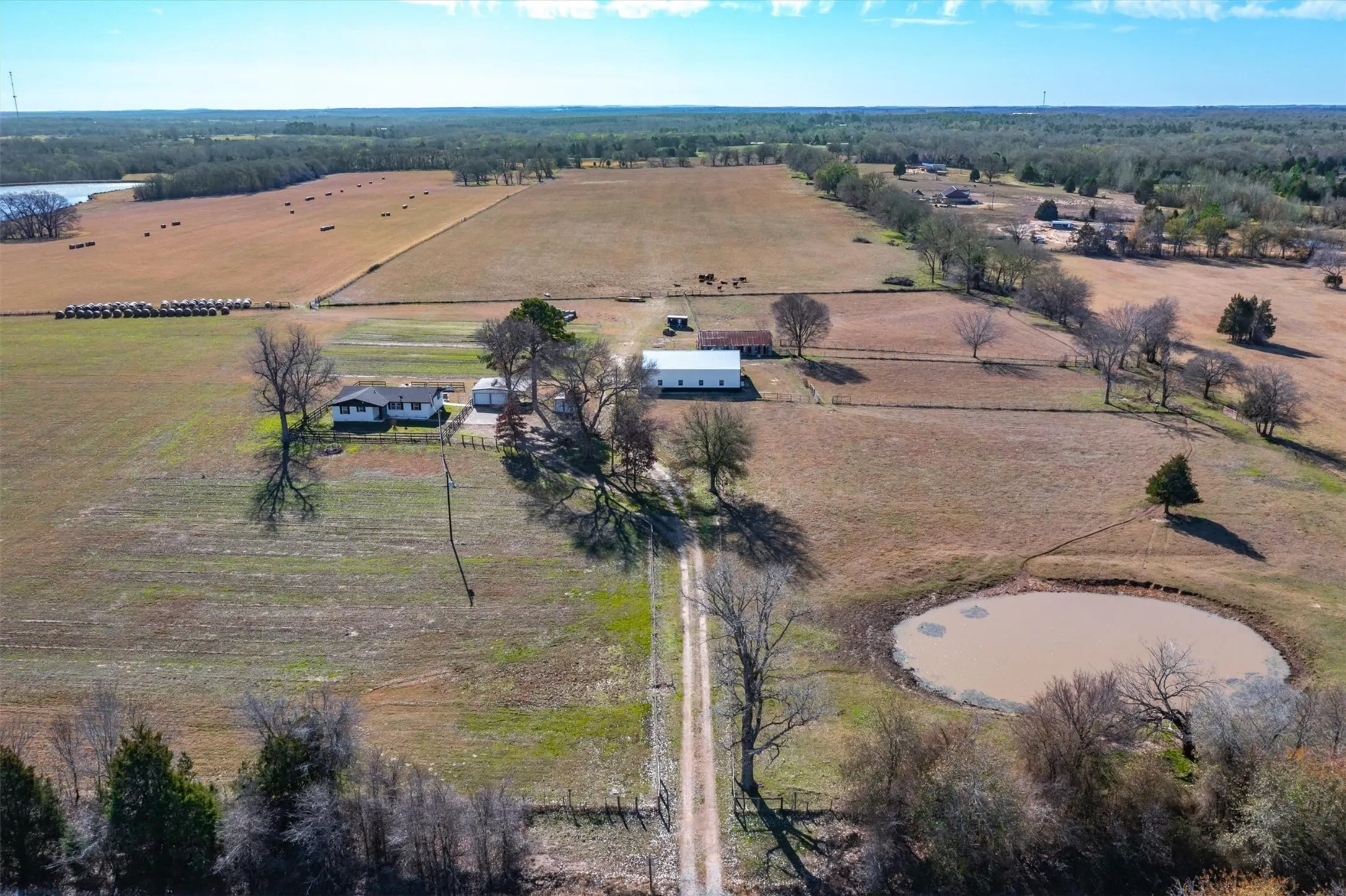 Single Family Residence For Sale in Henderson County , 8612 Fm 1616, Athens, Texas 75752, 3 Bedroom, 1 Bathroom, 2 Garage spaces, 1,360 Sqft, built in 1950, mls#21371855, Real Estate Agent in Athens, Homes For Sale in Henderson county, Homes For Sale in Athens, Realtor in Athens Texas, Real Estate Brokerage Independent Realty Texas, Luminita Cordes Realtor
