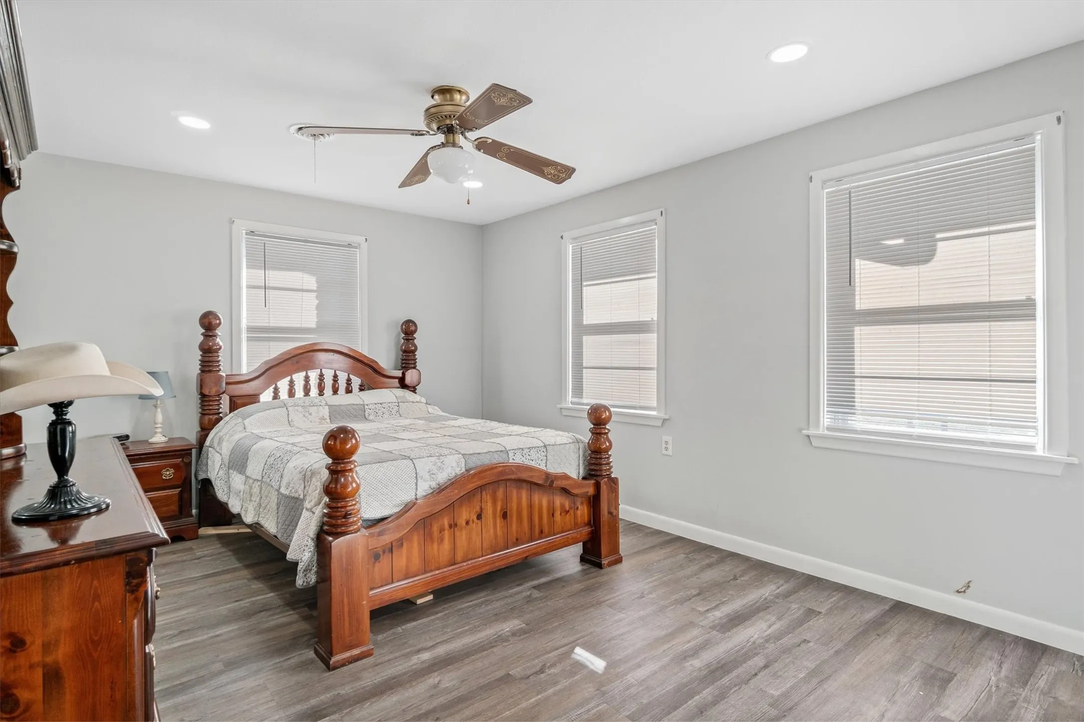 Single Family Residence For Sale in Henderson County , 8612 Fm 1616, Athens, Texas 75752, 3 Bedroom, 1 Bathroom, 2 Garage spaces, 1,360 Sqft, built in 1950, mls#21371855, Real Estate Agent in Athens, Homes For Sale in Henderson county, Homes For Sale in Athens, Realtor in Athens Texas, Real Estate Brokerage Independent Realty Texas, Luminita Cordes Realtor