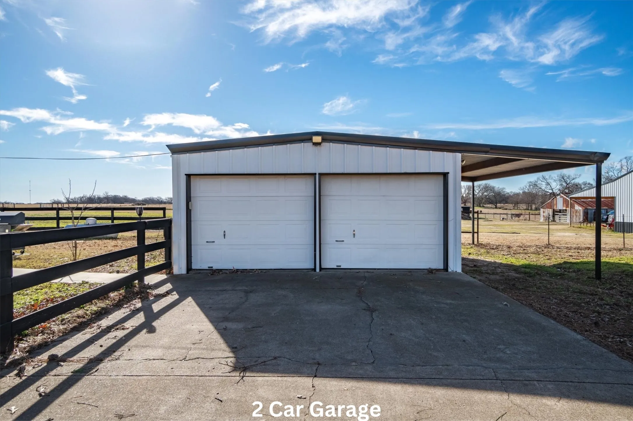 Single Family Residence For Sale in Henderson County , 8612 Fm 1616, Athens, Texas 75752, 3 Bedroom, 1 Bathroom, 2 Garage spaces, 1,360 Sqft, built in 1950, mls#21371855, Real Estate Agent in Athens, Homes For Sale in Henderson county, Homes For Sale in Athens, Realtor in Athens Texas, Real Estate Brokerage Independent Realty Texas, Luminita Cordes Realtor