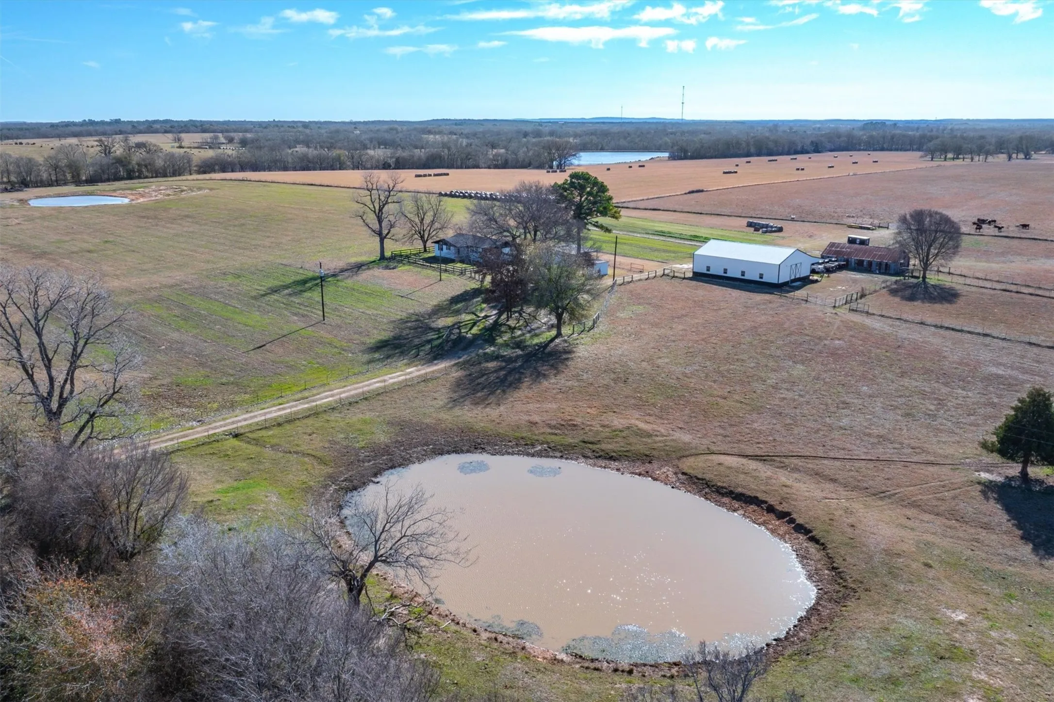 Single Family Residence For Sale in Henderson County , 8612 Fm 1616, Athens, Texas 75752, 3 Bedroom, 1 Bathroom, 2 Garage spaces, 1,360 Sqft, built in 1950, mls#21371855, Real Estate Agent in Athens, Homes For Sale in Henderson county, Homes For Sale in Athens, Realtor in Athens Texas, Real Estate Brokerage Independent Realty Texas, Luminita Cordes Realtor