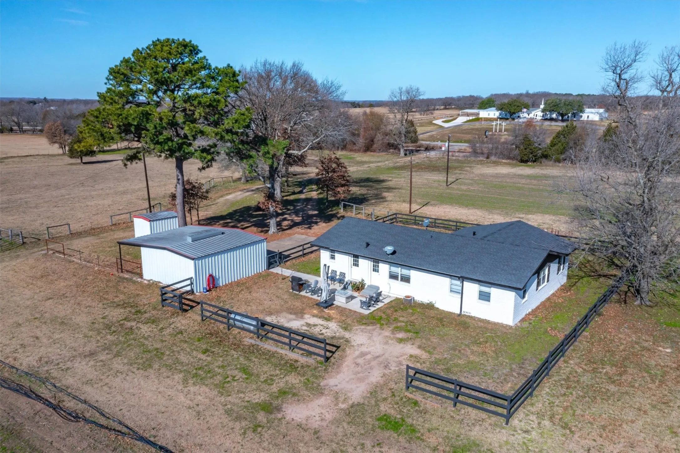 Single Family Residence For Sale in Henderson County , 8612 Fm 1616, Athens, Texas 75752, 3 Bedroom, 1 Bathroom, 2 Garage spaces, 1,360 Sqft, built in 1950, mls#21371855, Real Estate Agent in Athens, Homes For Sale in Henderson county, Homes For Sale in Athens, Realtor in Athens Texas, Real Estate Brokerage Independent Realty Texas, Luminita Cordes Realtor