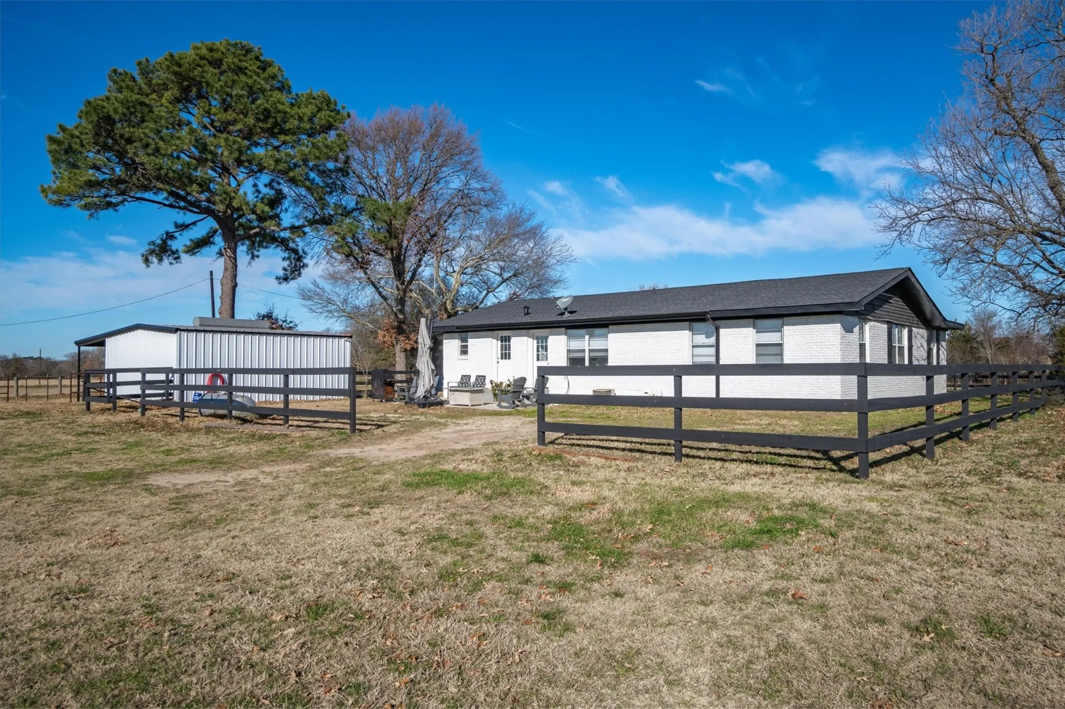 Single Family Residence For Sale in Henderson County , 8612 Fm 1616, Athens, Texas 75752, 3 Bedroom, 1 Bathroom, 2 Garage spaces, 1,360 Sqft, built in 1950, mls#21371855, Real Estate Agent in Athens, Homes For Sale in Henderson county, Homes For Sale in Athens, Realtor in Athens Texas, Real Estate Brokerage Independent Realty Texas, Luminita Cordes Realtor