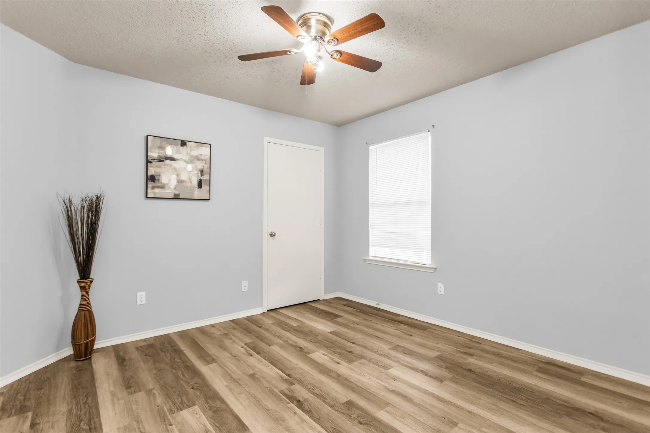 Single Family Residence For Sale in Dallas County , 515 Alameda Avenue, Duncanville, Texas 75137, 3 Bedroom, 2 Bathroom, 2 Garage spaces, 1,824 Sqft, built in 1997, mls#21371693, Real Estate Agent in Duncanville, Homes For Sale in Dallas county, Homes For Sale in Duncanville, Realtor in Duncanville Texas, Real Estate Brokerage Independent Realty Texas, Luminita Cordes Realtor
