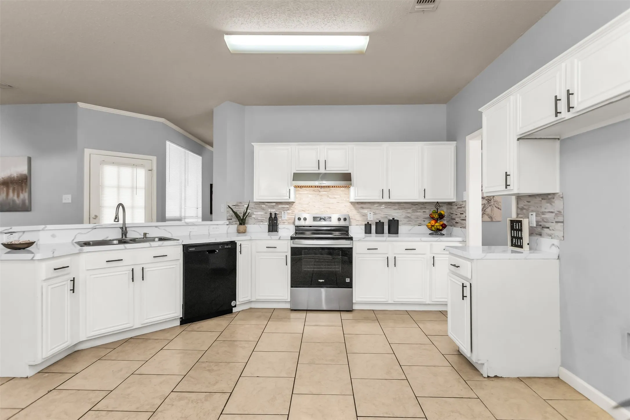 Single Family Residence For Sale in Dallas County , 515 Alameda Avenue, Duncanville, Texas 75137, 3 Bedroom, 2 Bathroom, 2 Garage spaces, 1,824 Sqft, built in 1997, mls#21371693, Real Estate Agent in Duncanville, Homes For Sale in Dallas county, Homes For Sale in Duncanville, Realtor in Duncanville Texas, Real Estate Brokerage Independent Realty Texas, Luminita Cordes Realtor