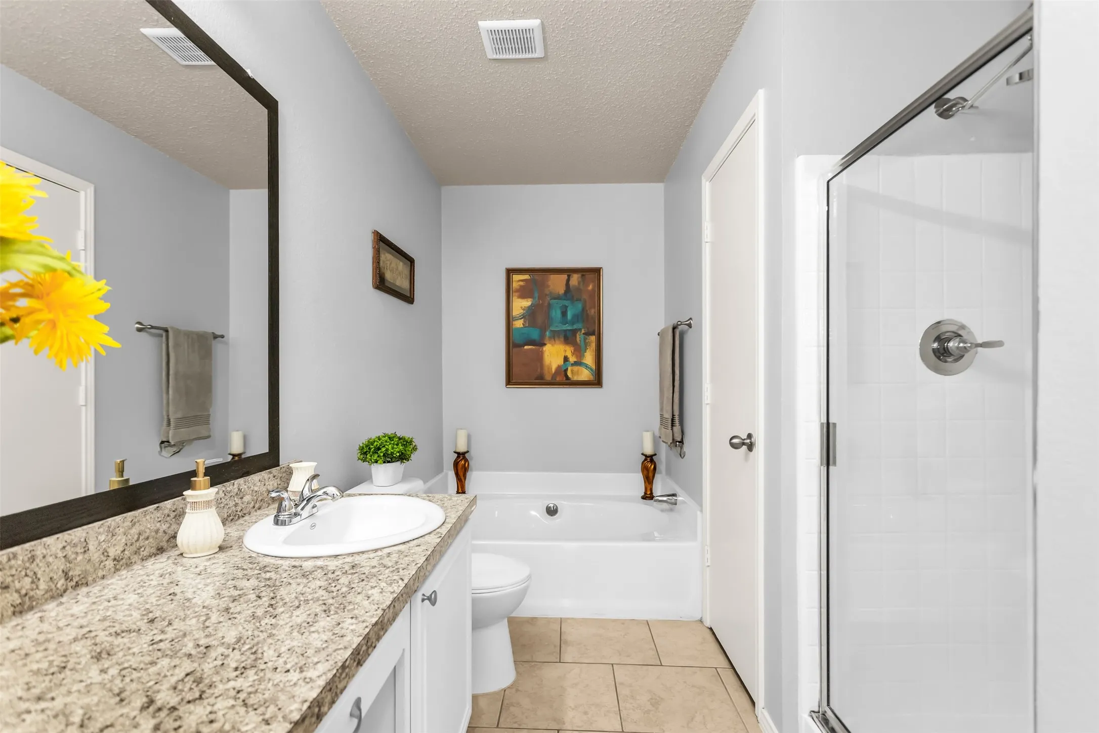Single Family Residence For Sale in Dallas County , 515 Alameda Avenue, Duncanville, Texas 75137, 3 Bedroom, 2 Bathroom, 2 Garage spaces, 1,824 Sqft, built in 1997, mls#21371693, Real Estate Agent in Duncanville, Homes For Sale in Dallas county, Homes For Sale in Duncanville, Realtor in Duncanville Texas, Real Estate Brokerage Independent Realty Texas, Luminita Cordes Realtor