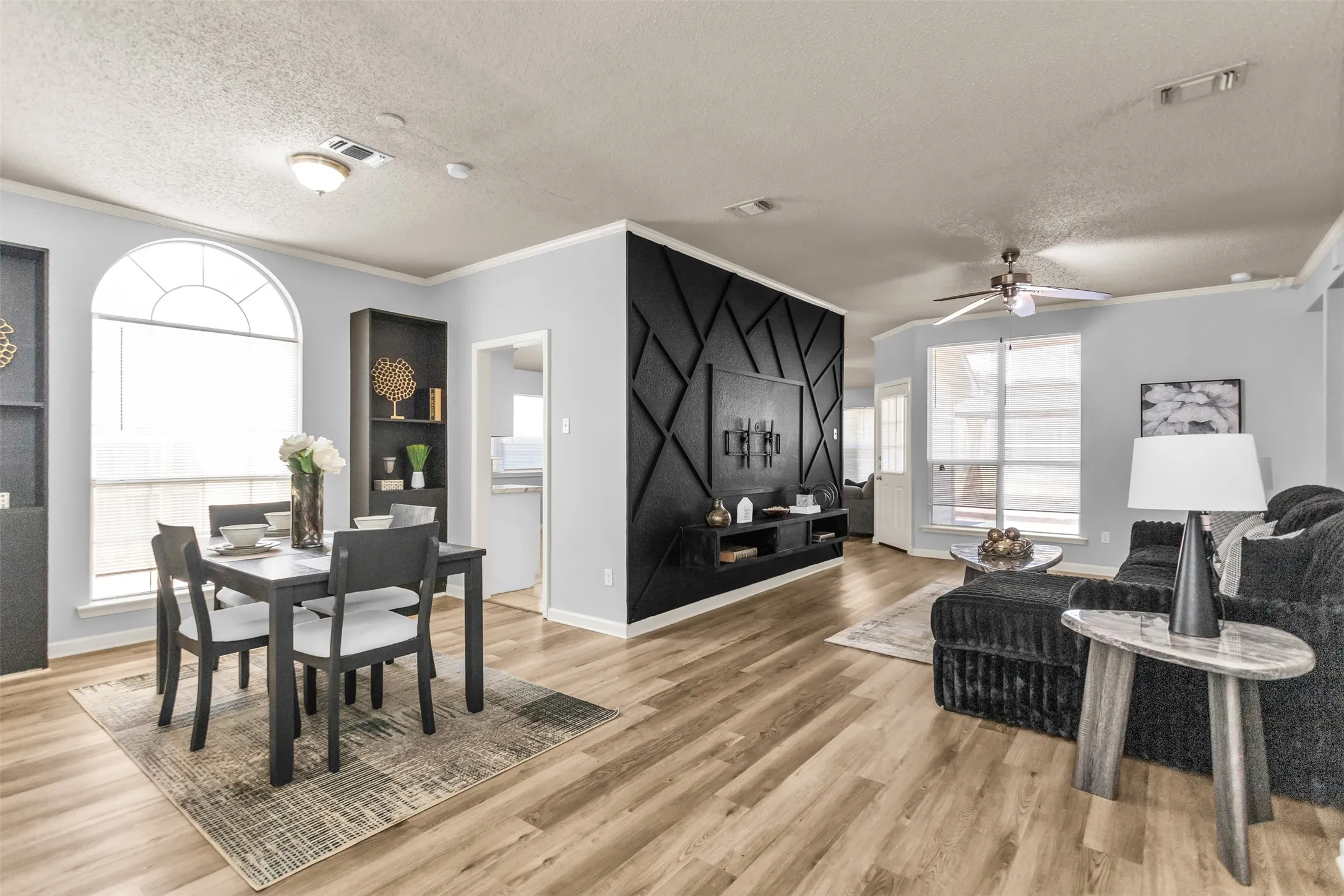 Single Family Residence For Sale in Dallas County , 515 Alameda Avenue, Duncanville, Texas 75137, 3 Bedroom, 2 Bathroom, 2 Garage spaces, 1,824 Sqft, built in 1997, mls#21371693, Real Estate Agent in Duncanville, Homes For Sale in Dallas county, Homes For Sale in Duncanville, Realtor in Duncanville Texas, Real Estate Brokerage Independent Realty Texas, Luminita Cordes Realtor