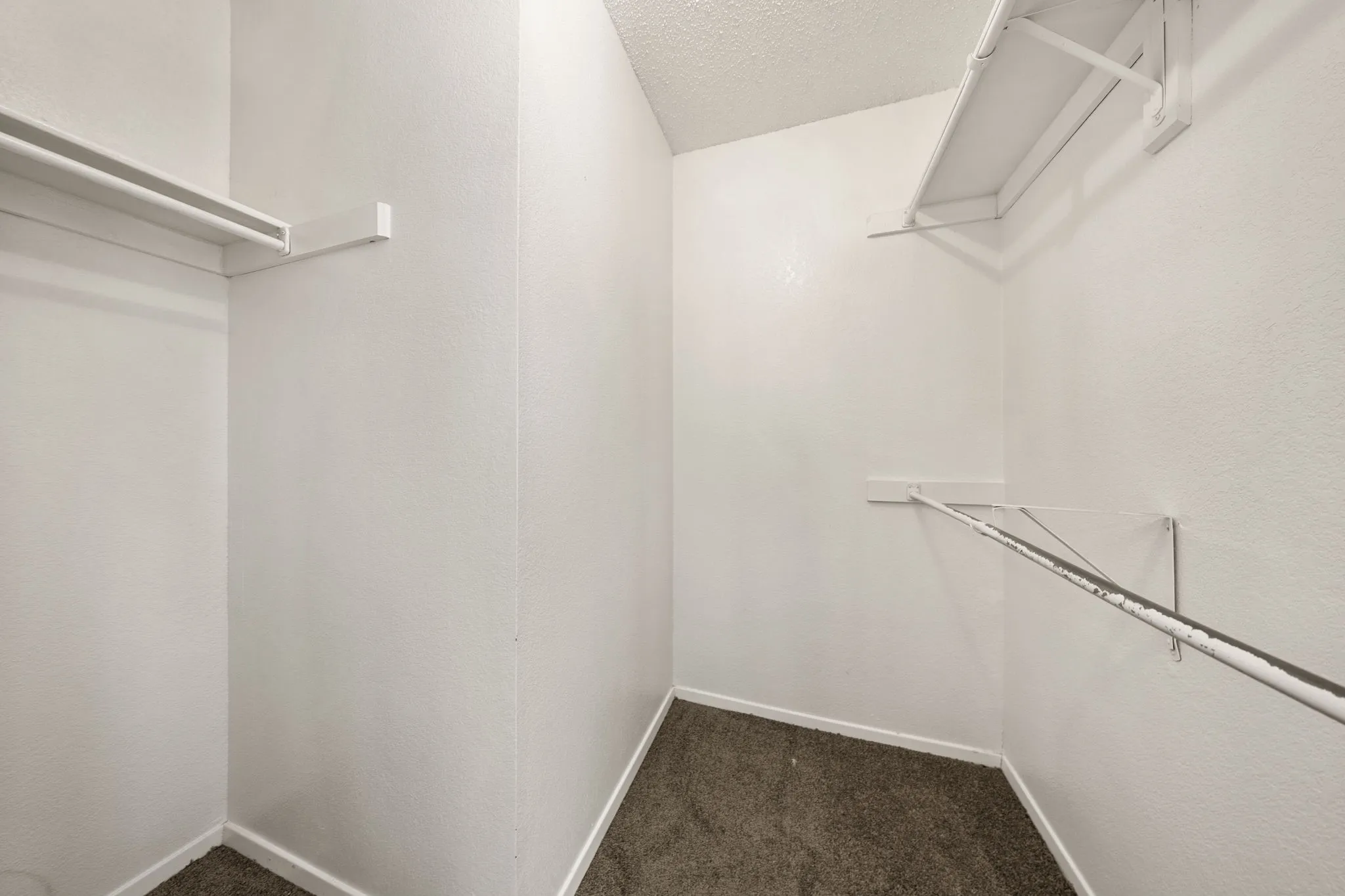 Townhouse For Rent in Denton County , 929 W Hickory Street A4, Denton, Texas 76201, 2 Bedroom, 3 Bathroom, Garage spaces, 1,047 Sqft, built in 1985, mls#21366612, Real Estate Agent in Denton, Homes For Rent in Denton county, Homes For Rent in Denton, Realtor in Denton Texas, Real Estate Brokerage Independent Realty Texas, Luminita Cordes Realtor