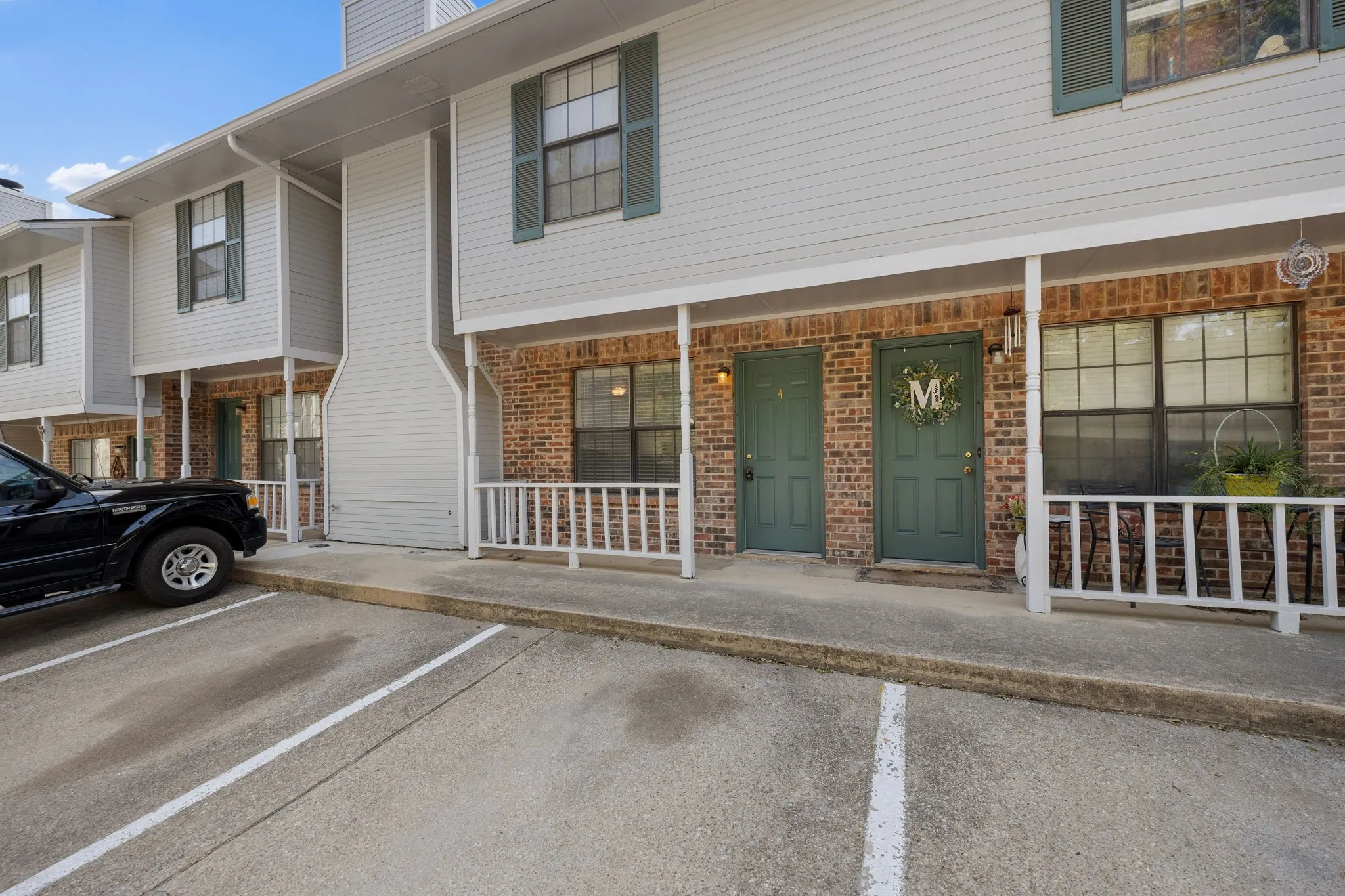 Townhouse For Rent in Denton County , 929 W Hickory Street A4, Denton, Texas 76201, 2 Bedroom, 3 Bathroom, Garage spaces, 1,047 Sqft, built in 1985, mls#21366612, Real Estate Agent in Denton, Homes For Rent in Denton county, Homes For Rent in Denton, Realtor in Denton Texas, Real Estate Brokerage Independent Realty Texas, Luminita Cordes Realtor