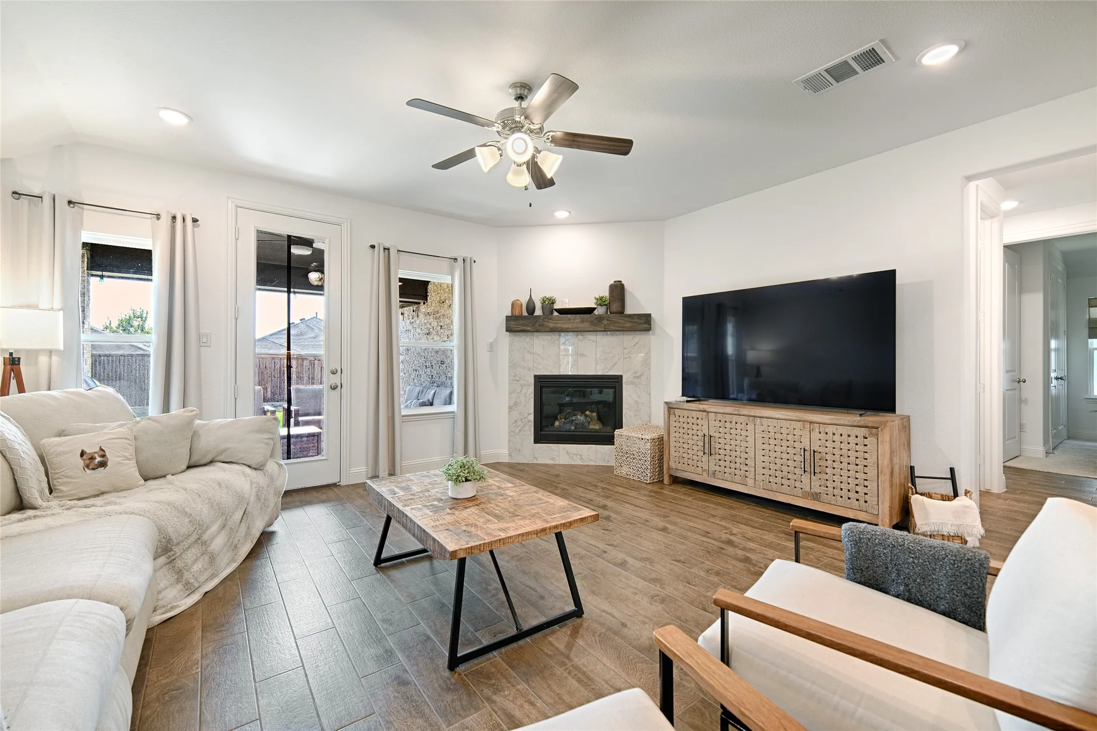 Single Family Residence For Rent in Collin County , 204 Tartane Drive, Anna, Texas 75409, 3 Bedroom, 2 Bathroom, 2 Garage spaces, 1,799 Sqft, built in 2023, mls#21371262, Real Estate Agent in Anna, Homes For Rent in Collin county, Homes For Rent in Anna, Realtor in Anna Texas, Real Estate Brokerage Independent Realty Texas, Luminita Cordes Realtor