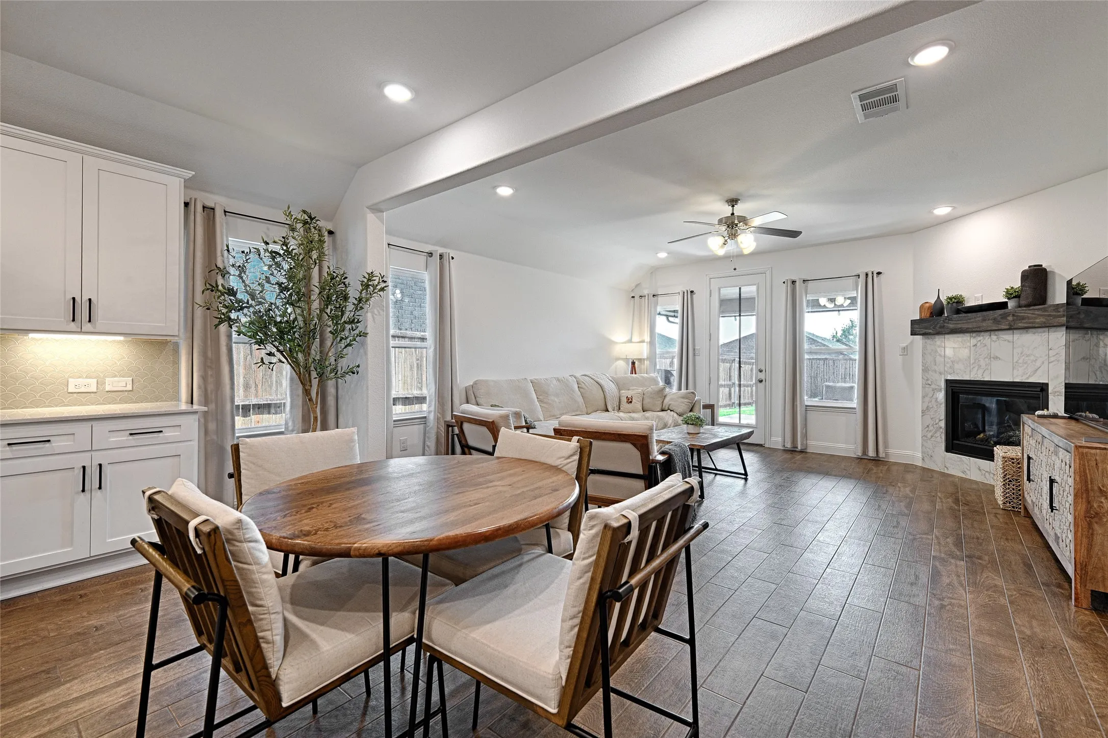 Single Family Residence For Rent in Collin County , 204 Tartane Drive, Anna, Texas 75409, 3 Bedroom, 2 Bathroom, 2 Garage spaces, 1,799 Sqft, built in 2023, mls#21371262, Real Estate Agent in Anna, Homes For Rent in Collin county, Homes For Rent in Anna, Realtor in Anna Texas, Real Estate Brokerage Independent Realty Texas, Luminita Cordes Realtor