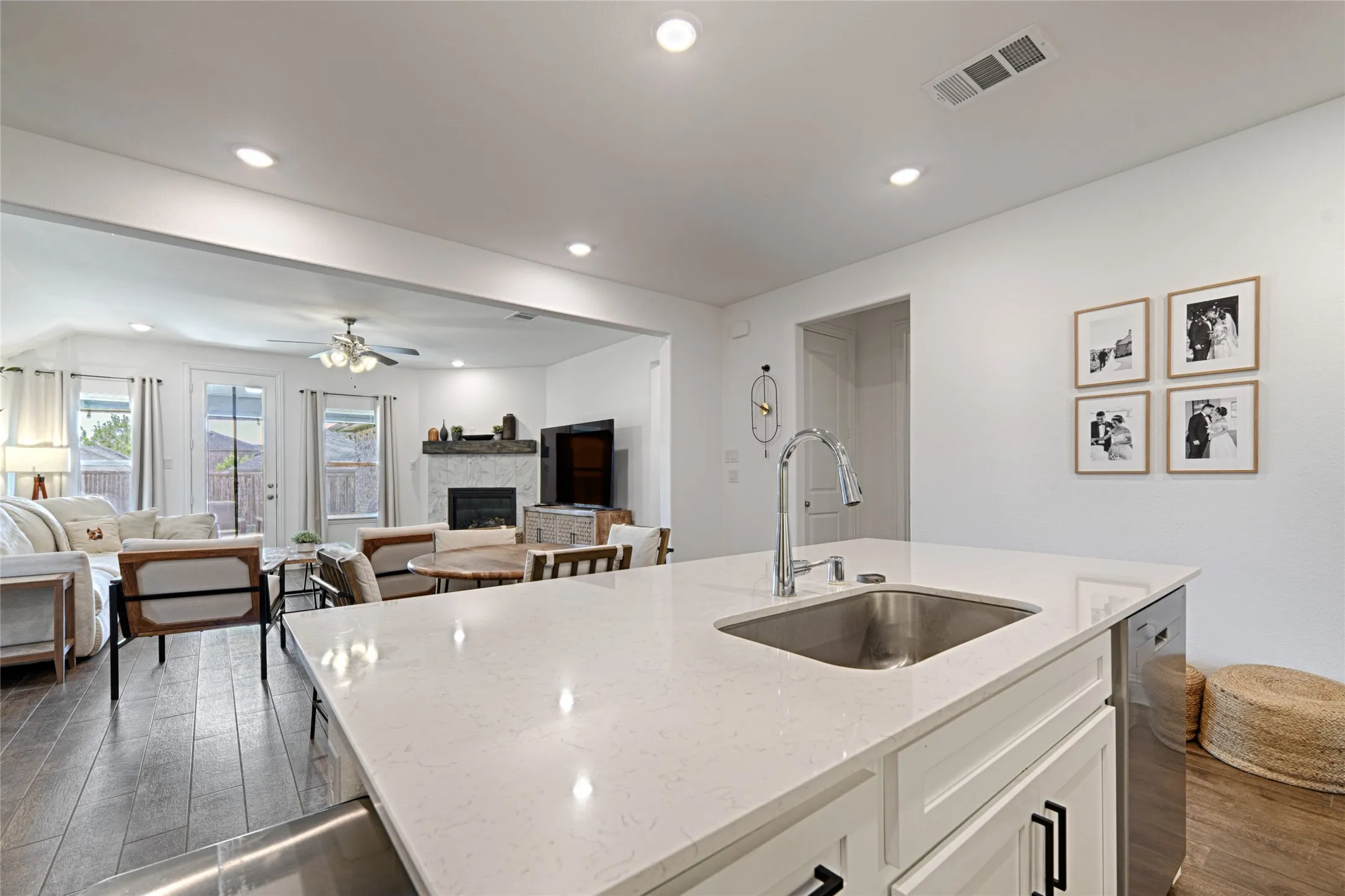Single Family Residence For Rent in Collin County , 204 Tartane Drive, Anna, Texas 75409, 3 Bedroom, 2 Bathroom, 2 Garage spaces, 1,799 Sqft, built in 2023, mls#21371262, Real Estate Agent in Anna, Homes For Rent in Collin county, Homes For Rent in Anna, Realtor in Anna Texas, Real Estate Brokerage Independent Realty Texas, Luminita Cordes Realtor