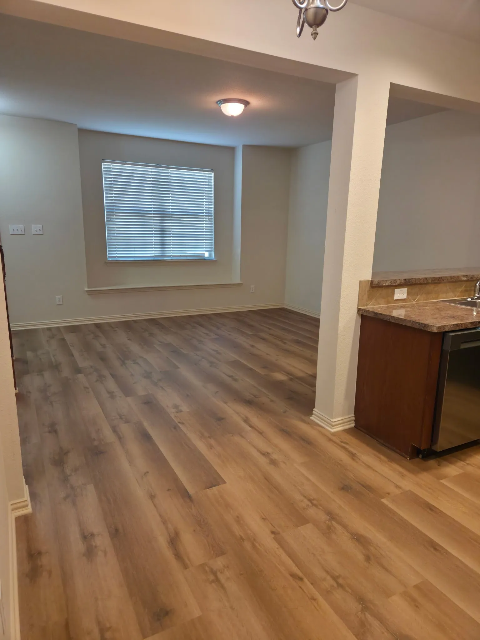 Townhouse For Rent in Tarrant County , 6820 Carrington Lane, Fort Worth, Texas 76137, 2 Bedroom, 3 Bathroom, 2 Garage spaces, 1,491 Sqft, built in 2013, mls#21371323, Real Estate Agent in Fort Worth, Homes For Rent in Tarrant county, Homes For Rent in Fort Worth, Realtor in Fort Worth Texas, Real Estate Brokerage Independent Realty Texas, Luminita Cordes Realtor