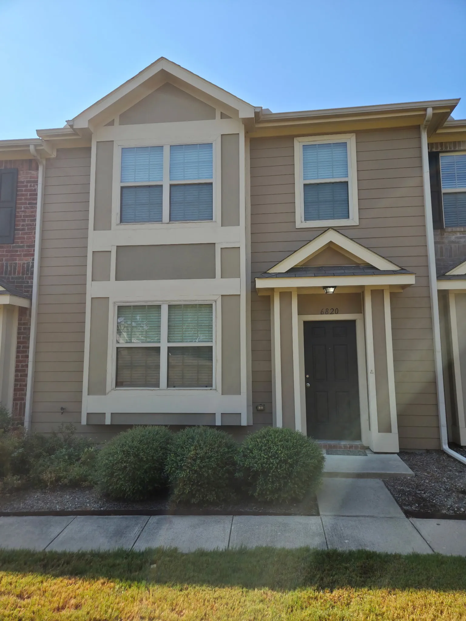 Townhouse For Rent in Tarrant County , 6820 Carrington Lane, Fort Worth, Texas 76137, 2 Bedroom, 3 Bathroom, 2 Garage spaces, 1,491 Sqft, built in 2013, mls#21371323, Real Estate Agent in Fort Worth, Homes For Rent in Tarrant county, Homes For Rent in Fort Worth, Realtor in Fort Worth Texas, Real Estate Brokerage Independent Realty Texas, Luminita Cordes Realtor