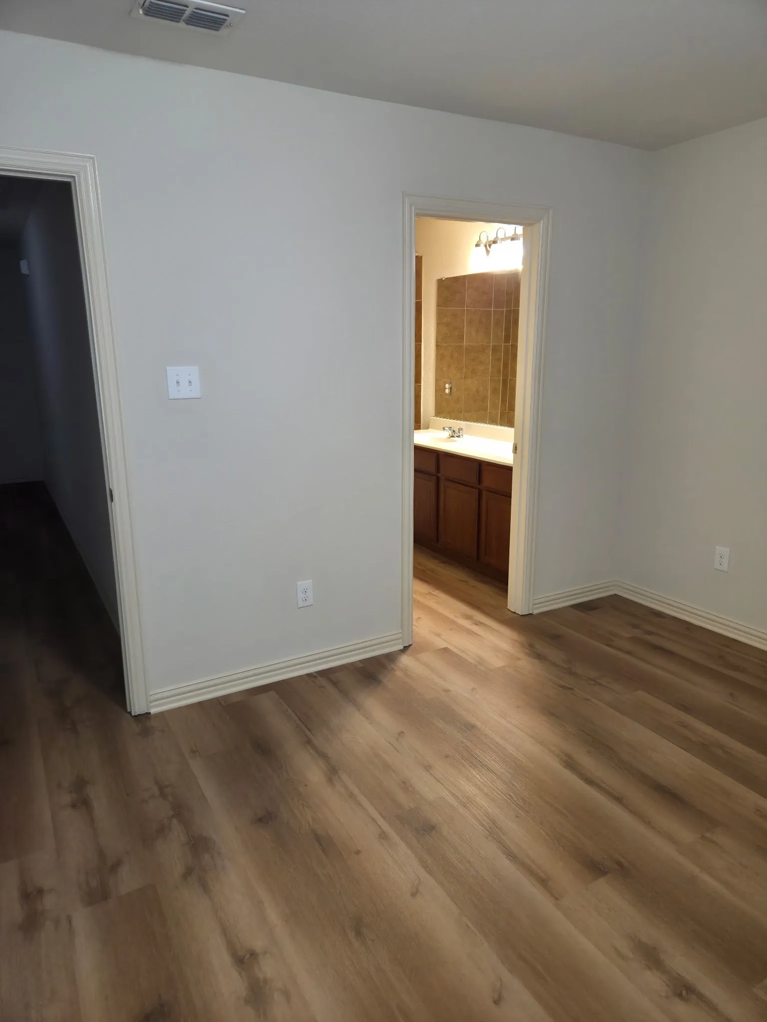 Townhouse For Rent in Tarrant County , 6820 Carrington Lane, Fort Worth, Texas 76137, 2 Bedroom, 3 Bathroom, 2 Garage spaces, 1,491 Sqft, built in 2013, mls#21371323, Real Estate Agent in Fort Worth, Homes For Rent in Tarrant county, Homes For Rent in Fort Worth, Realtor in Fort Worth Texas, Real Estate Brokerage Independent Realty Texas, Luminita Cordes Realtor