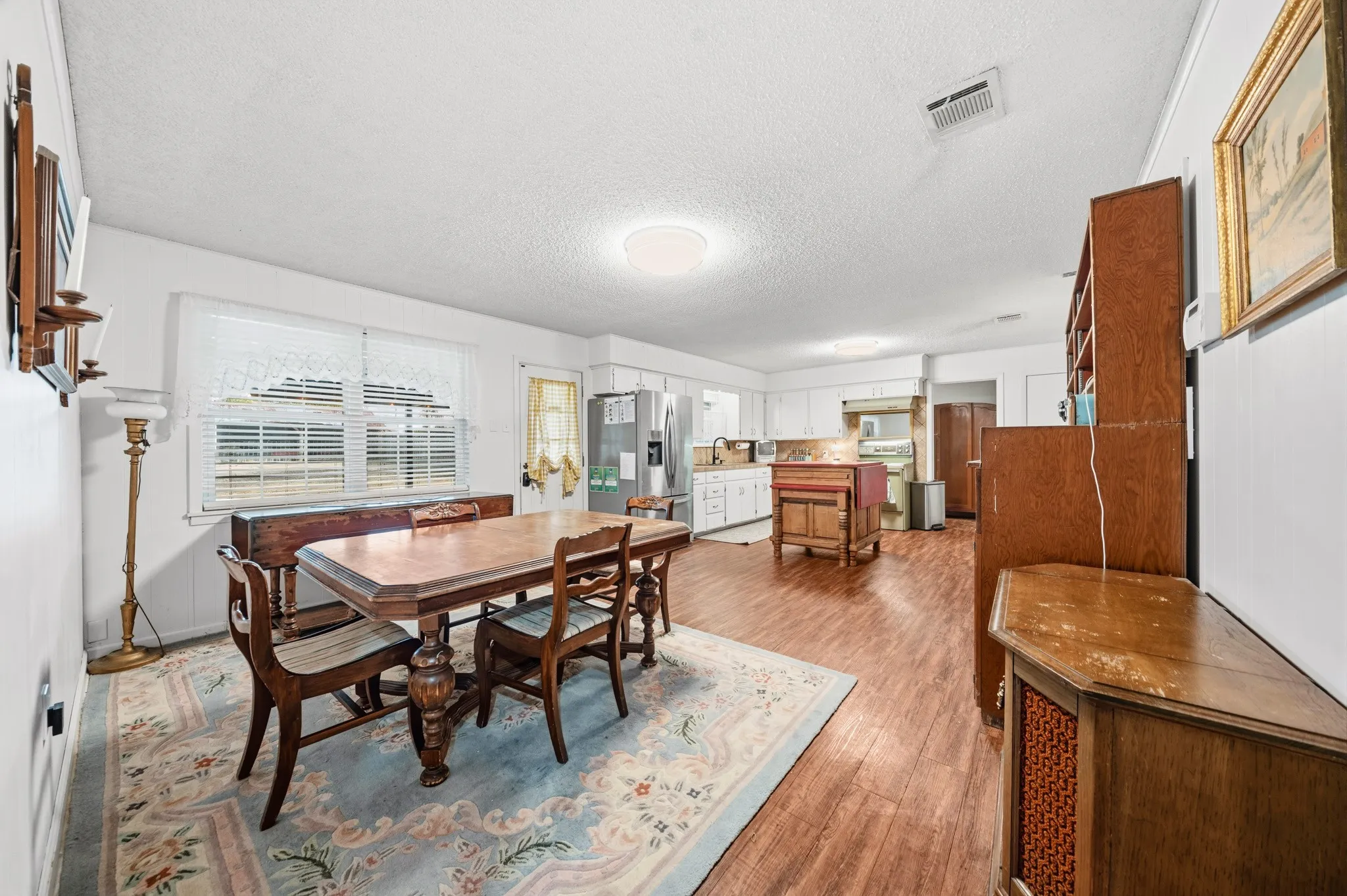 Single Family Residence For Sale in Mc Lennan County , 205 Rabbit Run, Woodway, Texas 76712, 3 Bedroom, 2 Bathroom, Garage spaces, 1,450 Sqft, built in 1955, mls#21371896, Real Estate Agent in Woodway, Homes For Sale in Mc Lennan county, Homes For Sale in Woodway, Realtor in Woodway Texas, Real Estate Brokerage Independent Realty Texas, Luminita Cordes Realtor