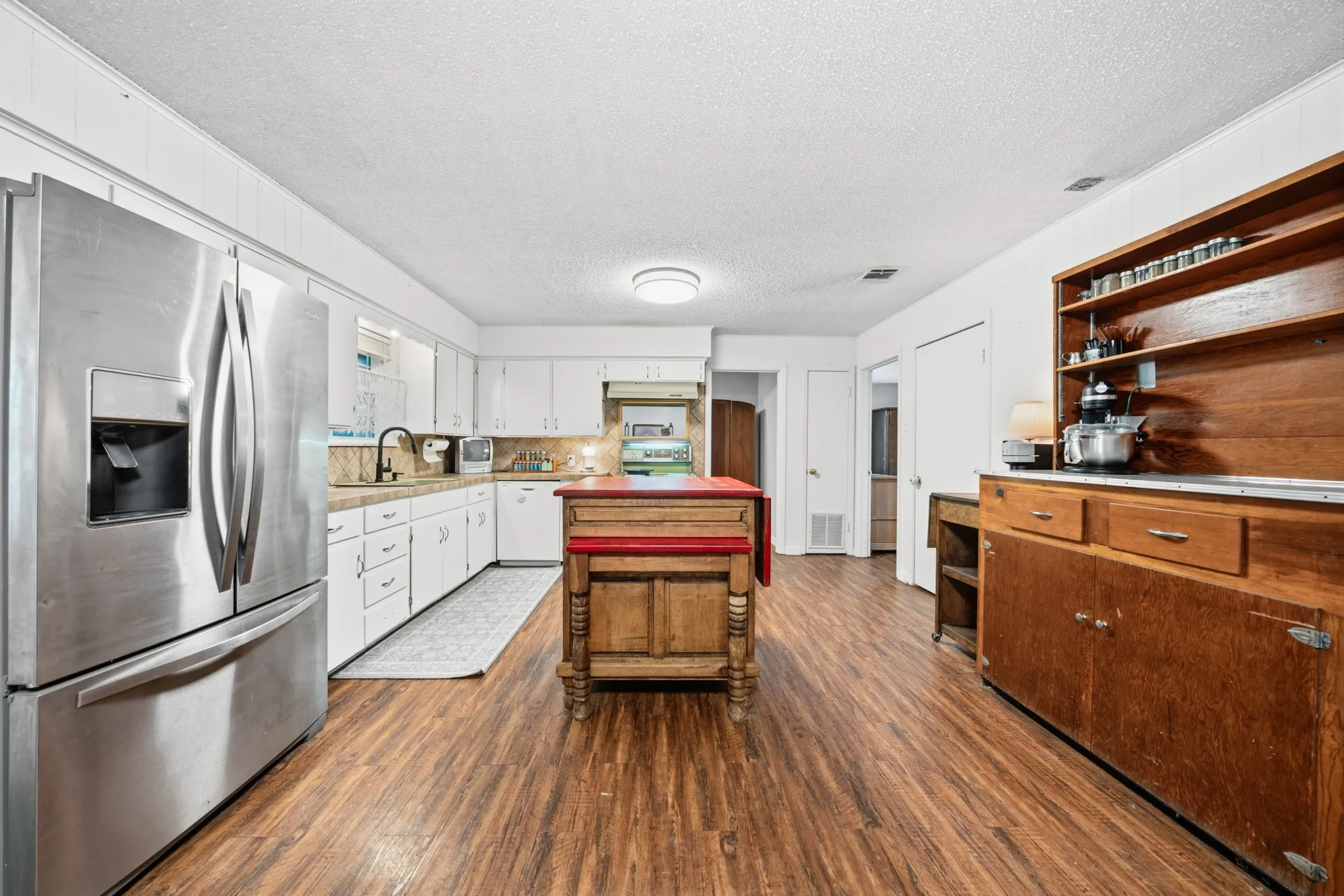 Single Family Residence For Sale in Mc Lennan County , 205 Rabbit Run, Woodway, Texas 76712, 3 Bedroom, 2 Bathroom, Garage spaces, 1,450 Sqft, built in 1955, mls#21371896, Real Estate Agent in Woodway, Homes For Sale in Mc Lennan county, Homes For Sale in Woodway, Realtor in Woodway Texas, Real Estate Brokerage Independent Realty Texas, Luminita Cordes Realtor