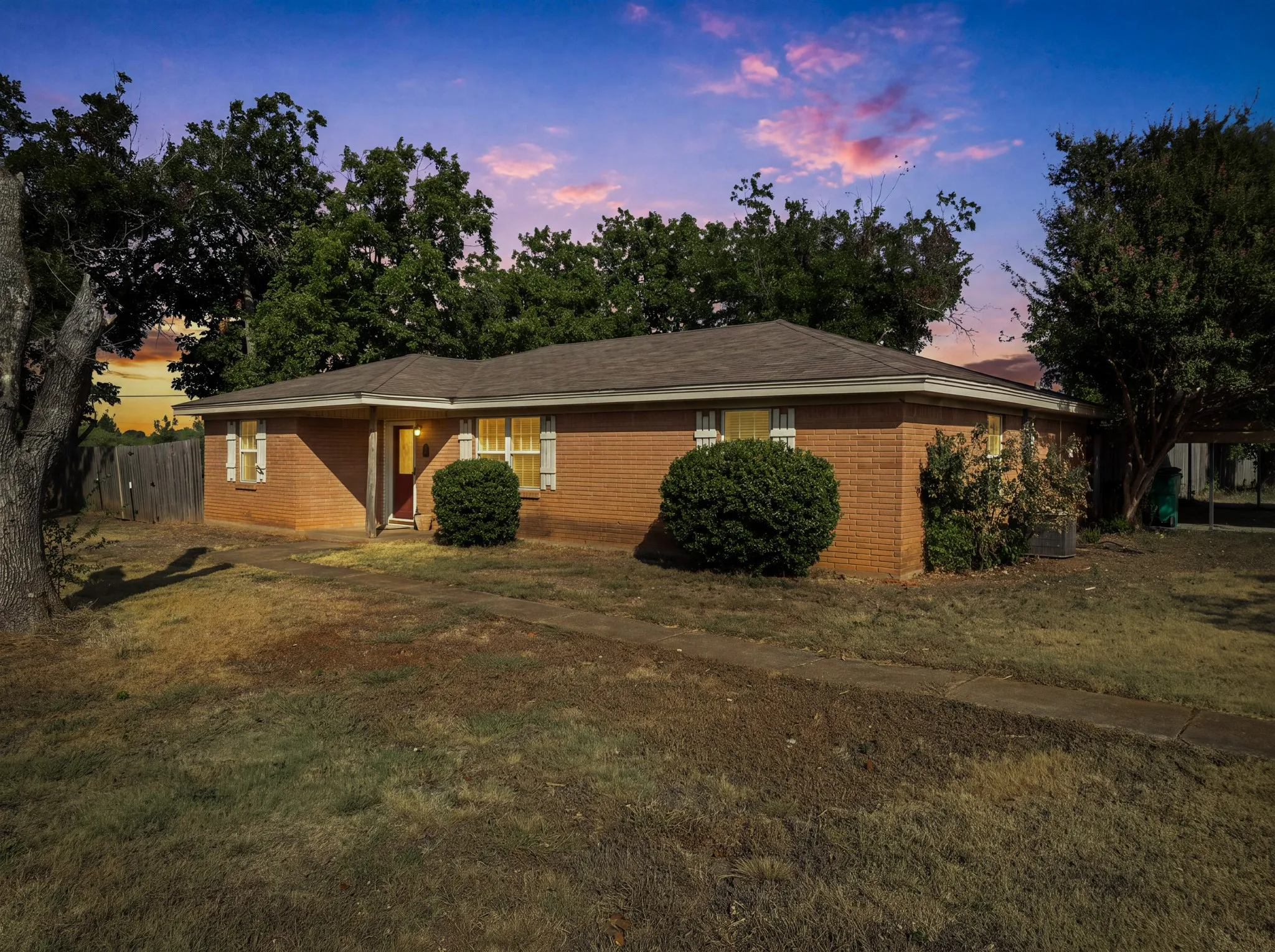 Single Family Residence For Sale in Mc Lennan County , 205 Rabbit Run, Woodway, Texas 76712, 3 Bedroom, 2 Bathroom, Garage spaces, 1,450 Sqft, built in 1955, mls#21371896, Real Estate Agent in Woodway, Homes For Sale in Mc Lennan county, Homes For Sale in Woodway, Realtor in Woodway Texas, Real Estate Brokerage Independent Realty Texas, Luminita Cordes Realtor