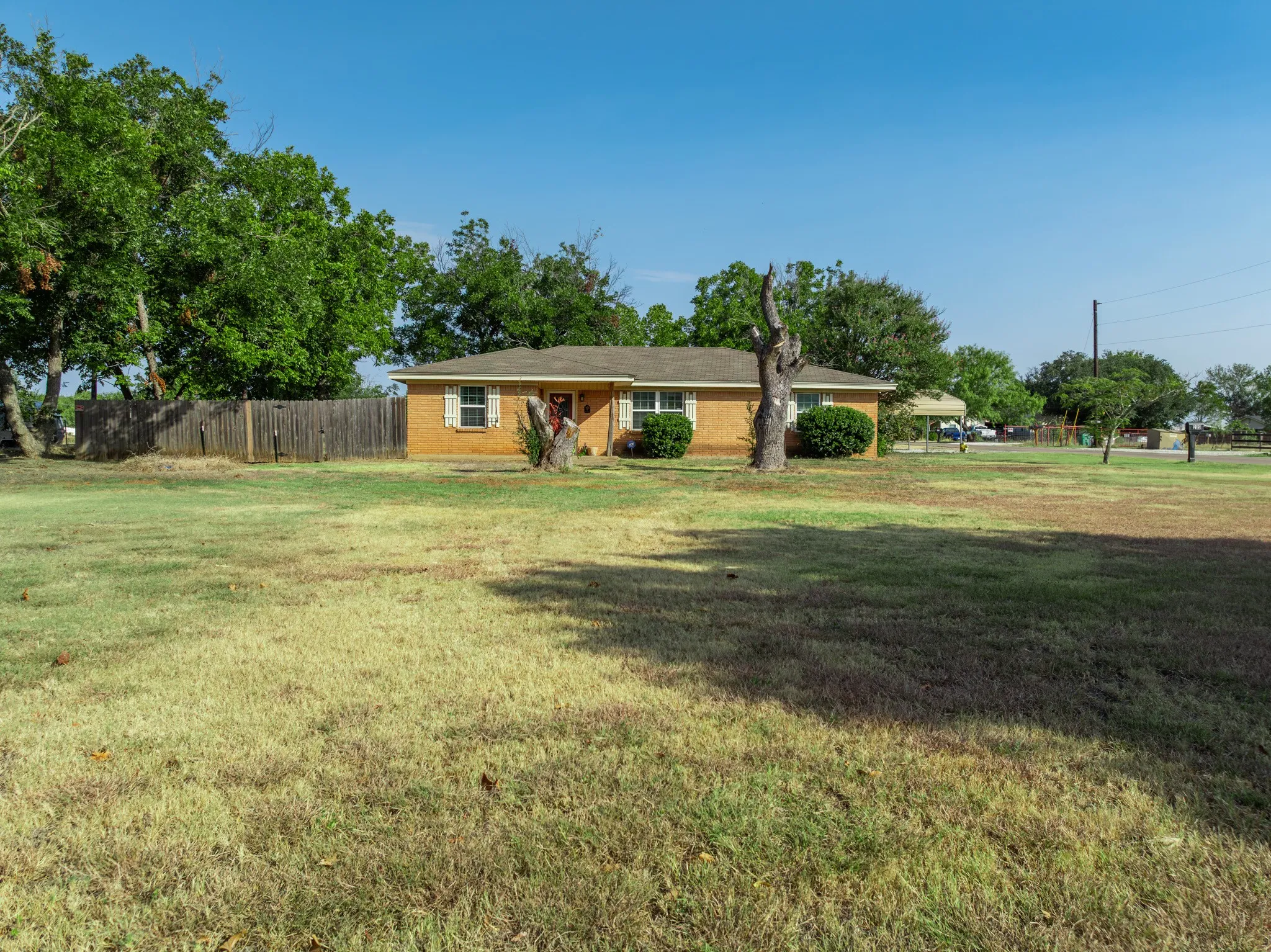 Single Family Residence For Sale in Mc Lennan County , 205 Rabbit Run, Woodway, Texas 76712, 3 Bedroom, 2 Bathroom, Garage spaces, 1,450 Sqft, built in 1955, mls#21371896, Real Estate Agent in Woodway, Homes For Sale in Mc Lennan county, Homes For Sale in Woodway, Realtor in Woodway Texas, Real Estate Brokerage Independent Realty Texas, Luminita Cordes Realtor