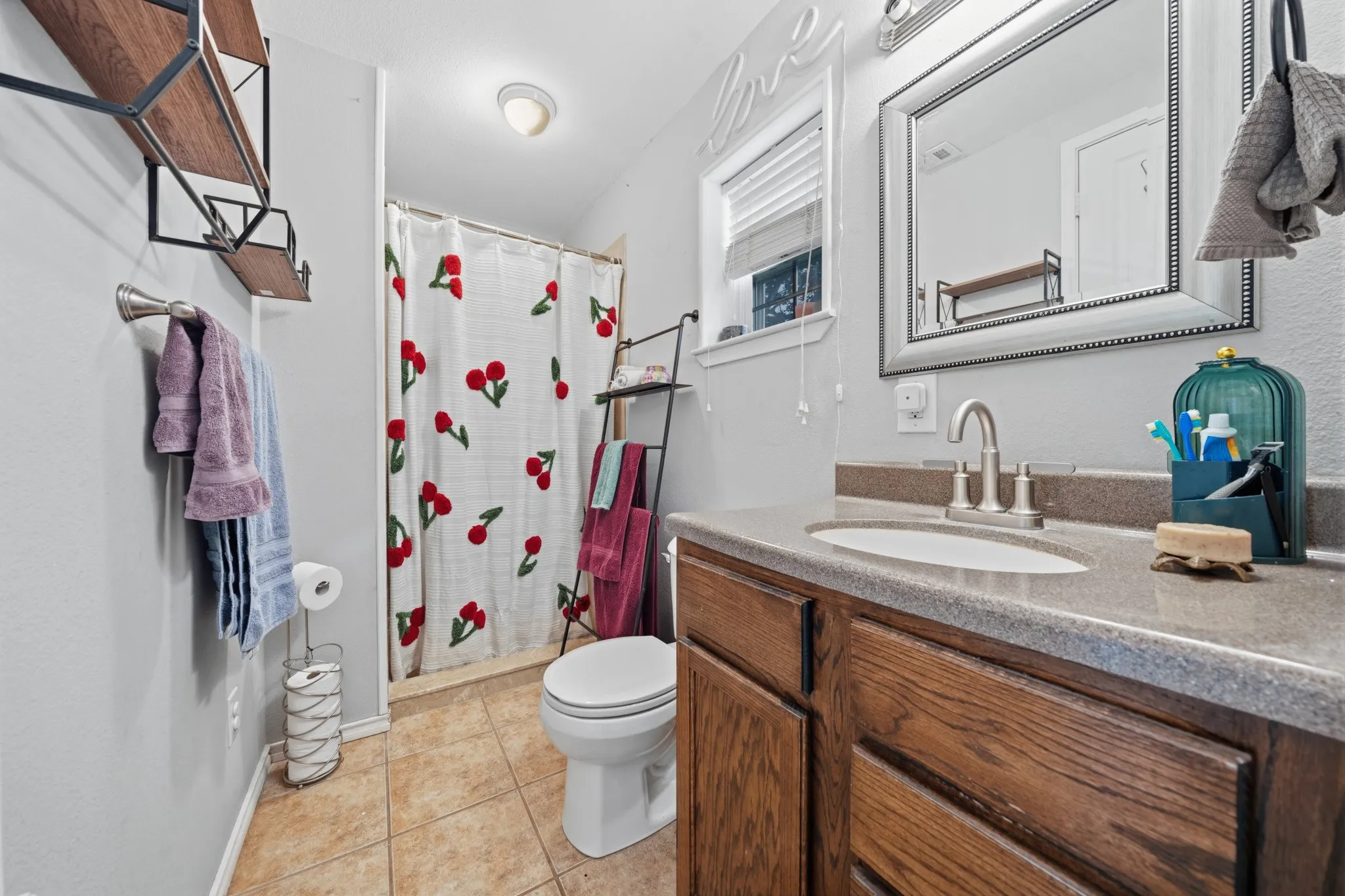 Single Family Residence For Sale in Mc Lennan County , 205 Rabbit Run, Woodway, Texas 76712, 3 Bedroom, 2 Bathroom, Garage spaces, 1,450 Sqft, built in 1955, mls#21371896, Real Estate Agent in Woodway, Homes For Sale in Mc Lennan county, Homes For Sale in Woodway, Realtor in Woodway Texas, Real Estate Brokerage Independent Realty Texas, Luminita Cordes Realtor