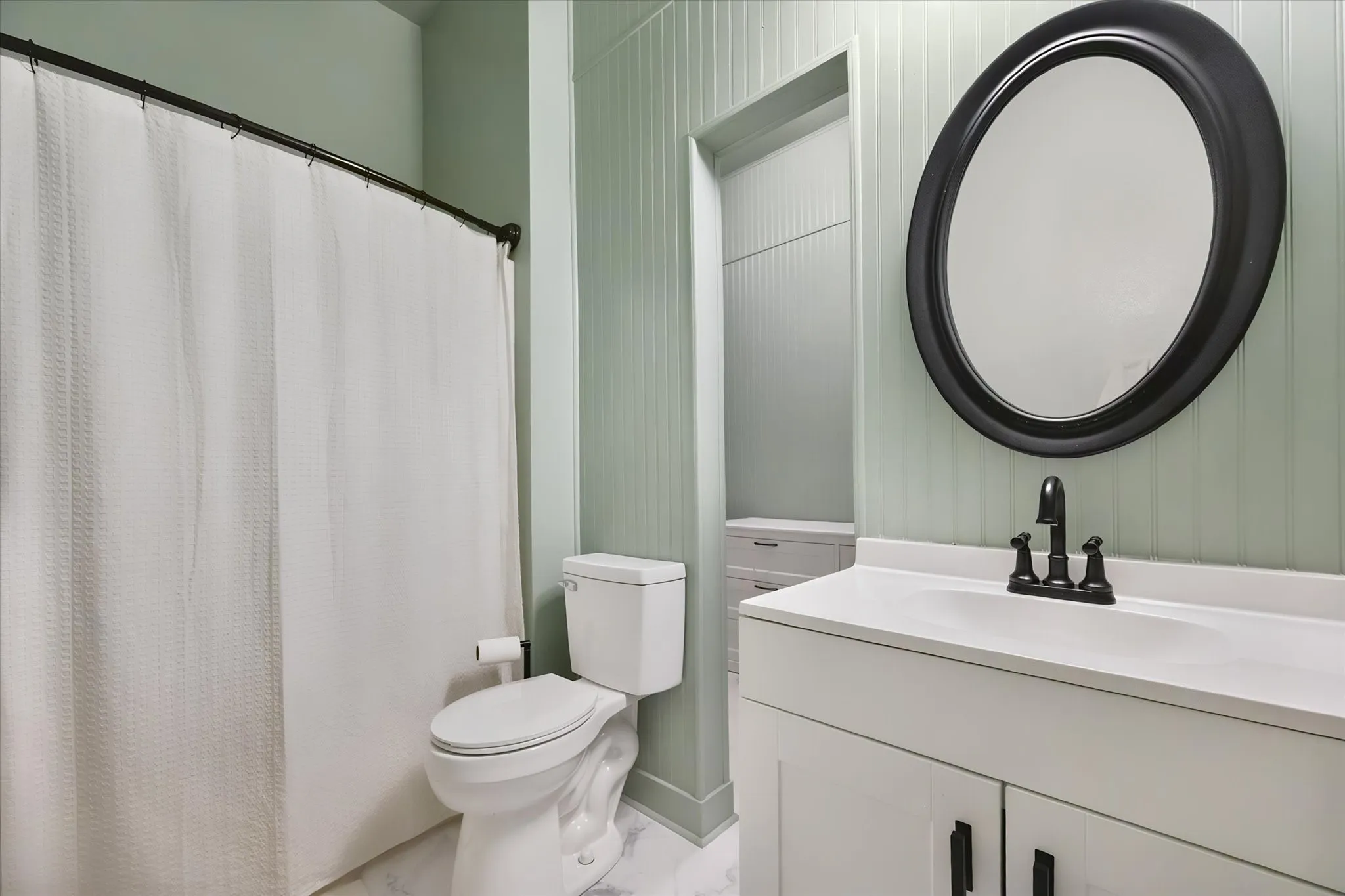 Second primary bathroom.