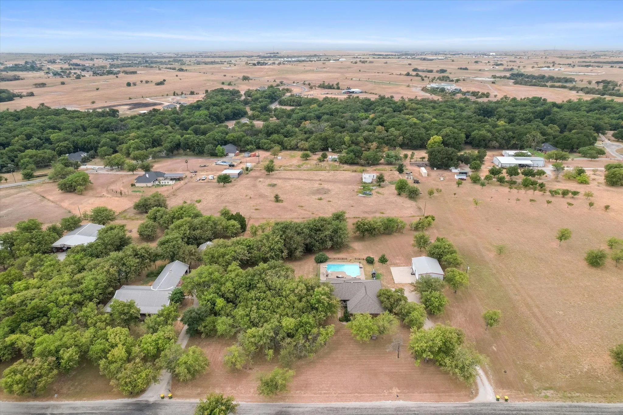 Single Family Residence For Sale in Wise County , 215 Red Baron Drive, Rhome, Texas 76078, 5 Bedroom, 5 Bathroom, 2 Garage spaces, 3,317 Sqft, built in 2002, mls#21370312, Real Estate Agent in Rhome, Homes For Sale in Wise county, Homes For Sale in Rhome, Realtor in Rhome Texas, Real Estate Brokerage Independent Realty Texas, Luminita Cordes Realtor