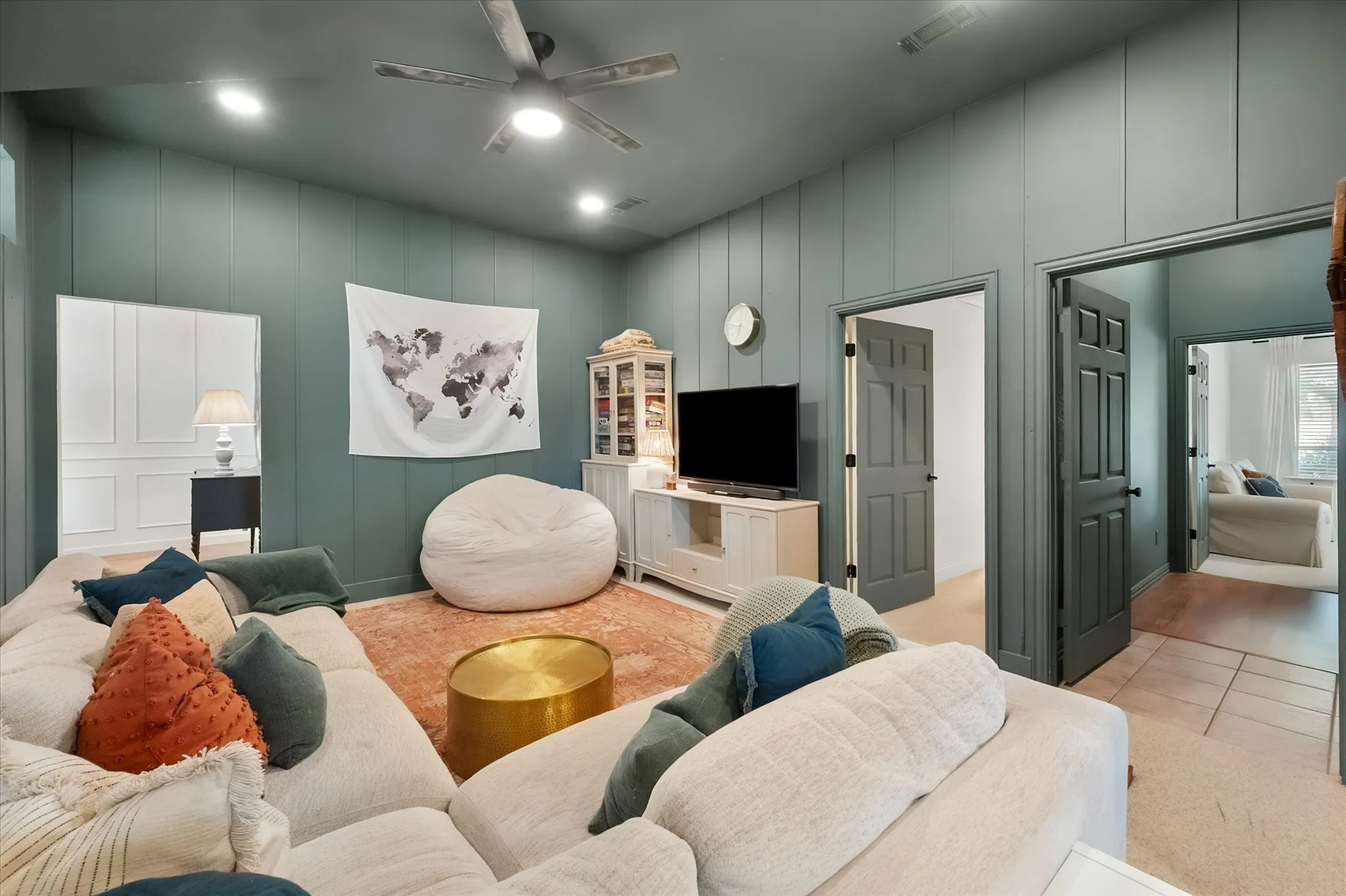 Single Family Residence For Sale in Wise County , 215 Red Baron Drive, Rhome, Texas 76078, 5 Bedroom, 5 Bathroom, 2 Garage spaces, 3,317 Sqft, built in 2002, mls#21370312, Real Estate Agent in Rhome, Homes For Sale in Wise county, Homes For Sale in Rhome, Realtor in Rhome Texas, Real Estate Brokerage Independent Realty Texas, Luminita Cordes Realtor