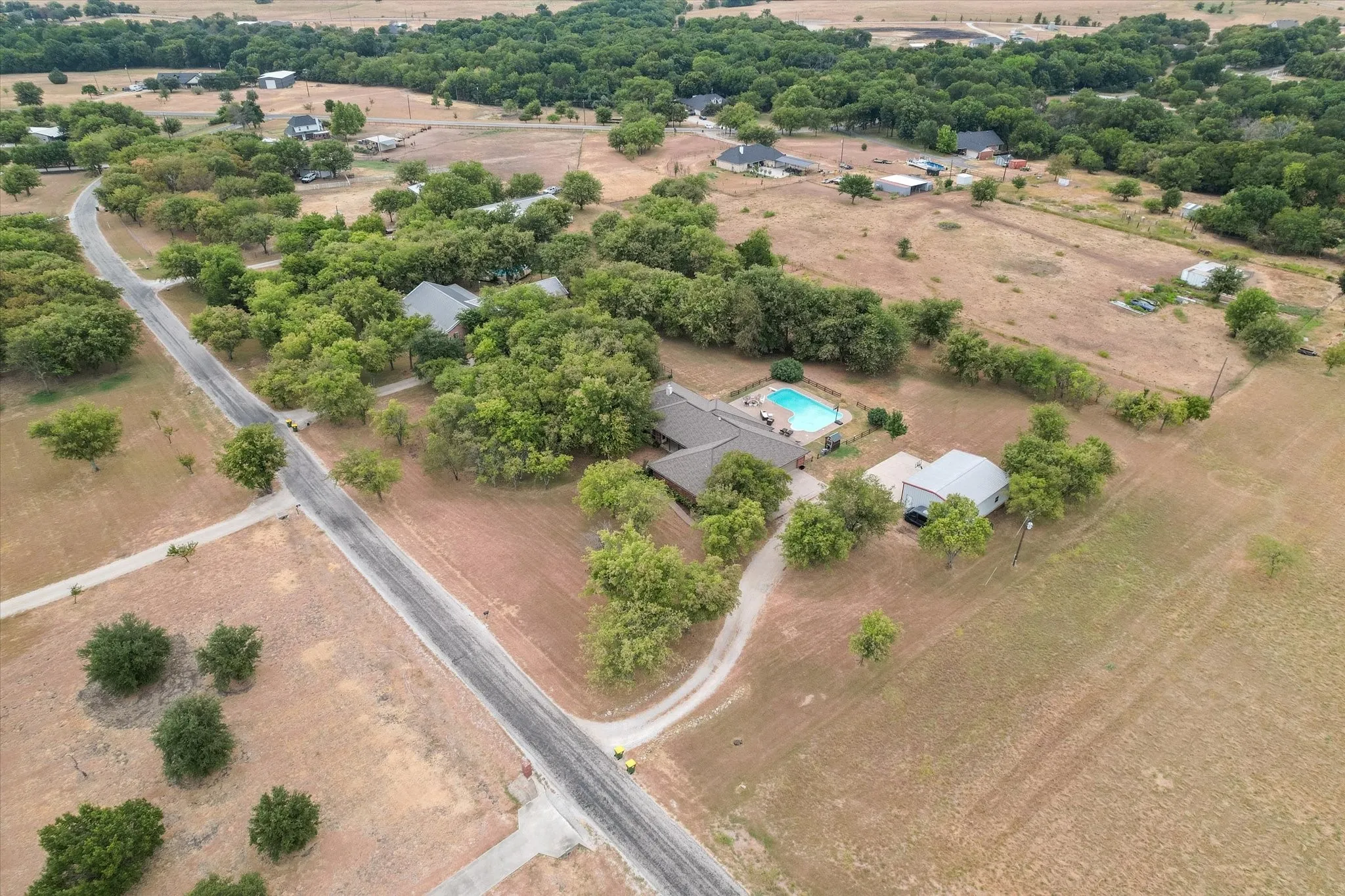 Single Family Residence For Sale in Wise County , 215 Red Baron Drive, Rhome, Texas 76078, 5 Bedroom, 5 Bathroom, 2 Garage spaces, 3,317 Sqft, built in 2002, mls#21370312, Real Estate Agent in Rhome, Homes For Sale in Wise county, Homes For Sale in Rhome, Realtor in Rhome Texas, Real Estate Brokerage Independent Realty Texas, Luminita Cordes Realtor