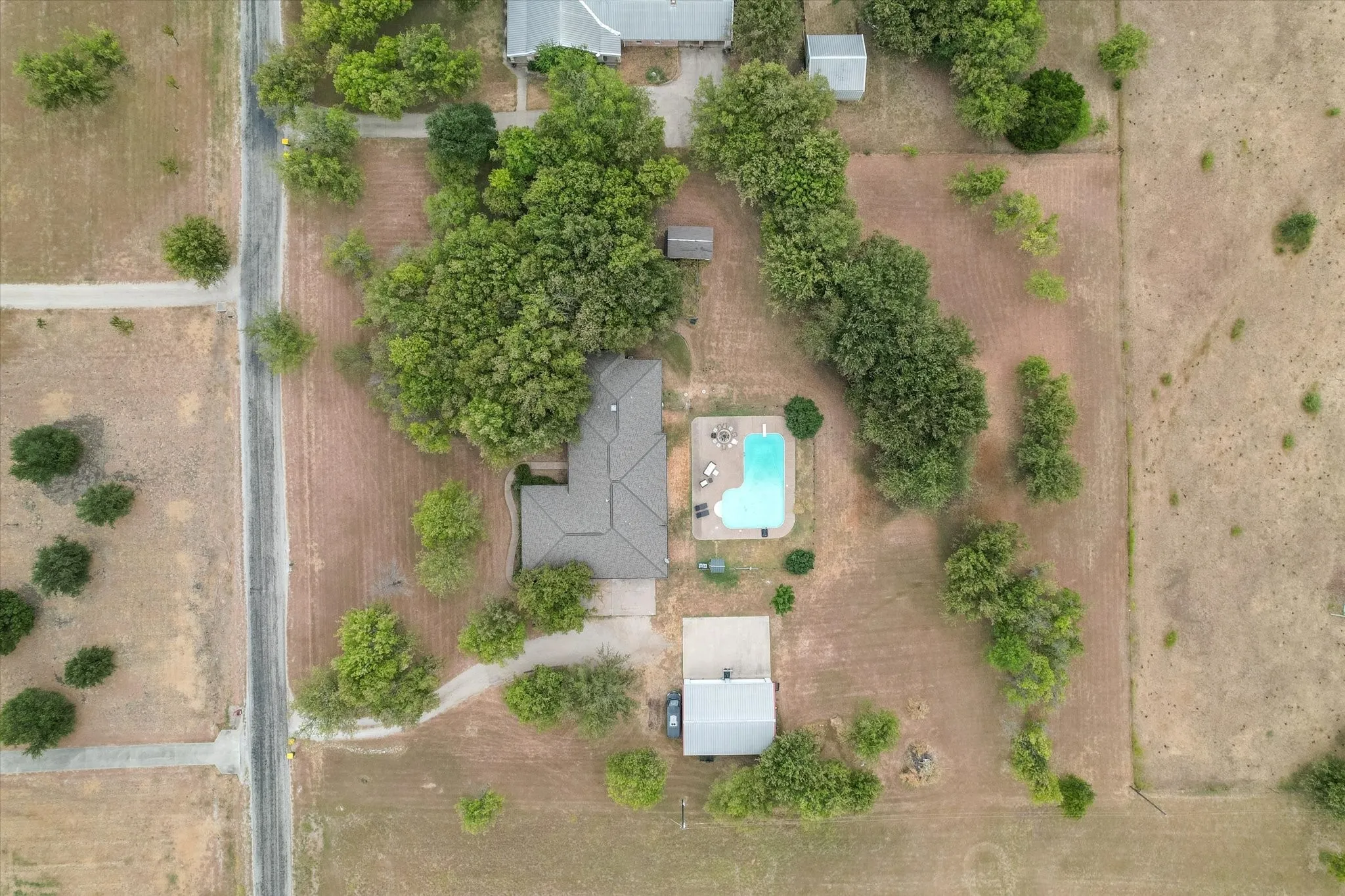 Single Family Residence For Sale in Wise County , 215 Red Baron Drive, Rhome, Texas 76078, 5 Bedroom, 5 Bathroom, 2 Garage spaces, 3,317 Sqft, built in 2002, mls#21370312, Real Estate Agent in Rhome, Homes For Sale in Wise county, Homes For Sale in Rhome, Realtor in Rhome Texas, Real Estate Brokerage Independent Realty Texas, Luminita Cordes Realtor
