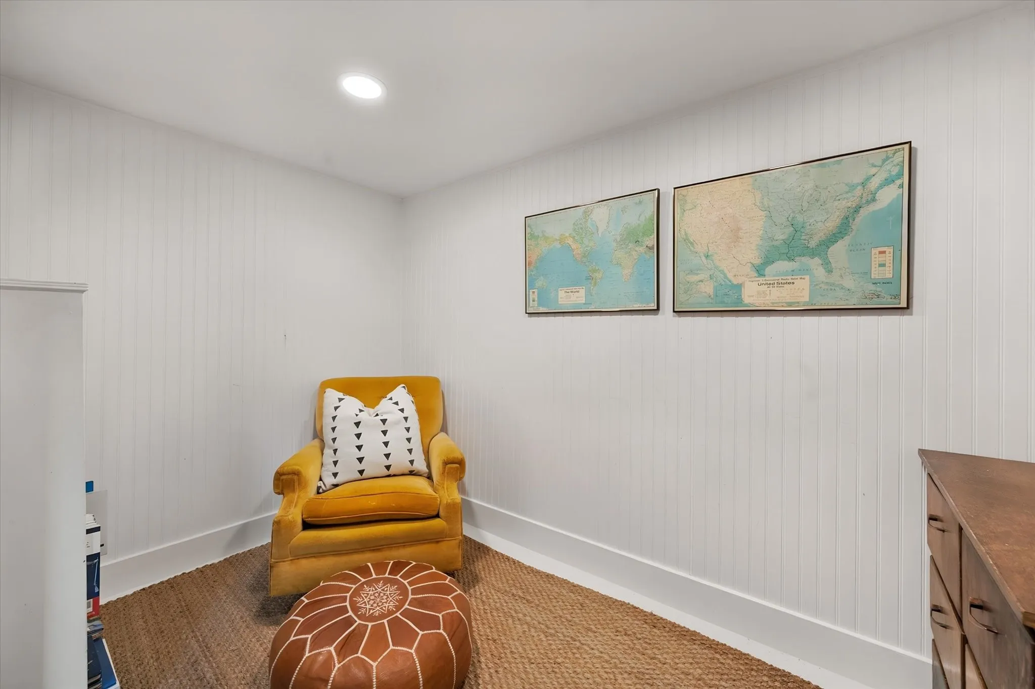 Versatile cozy sitting room.