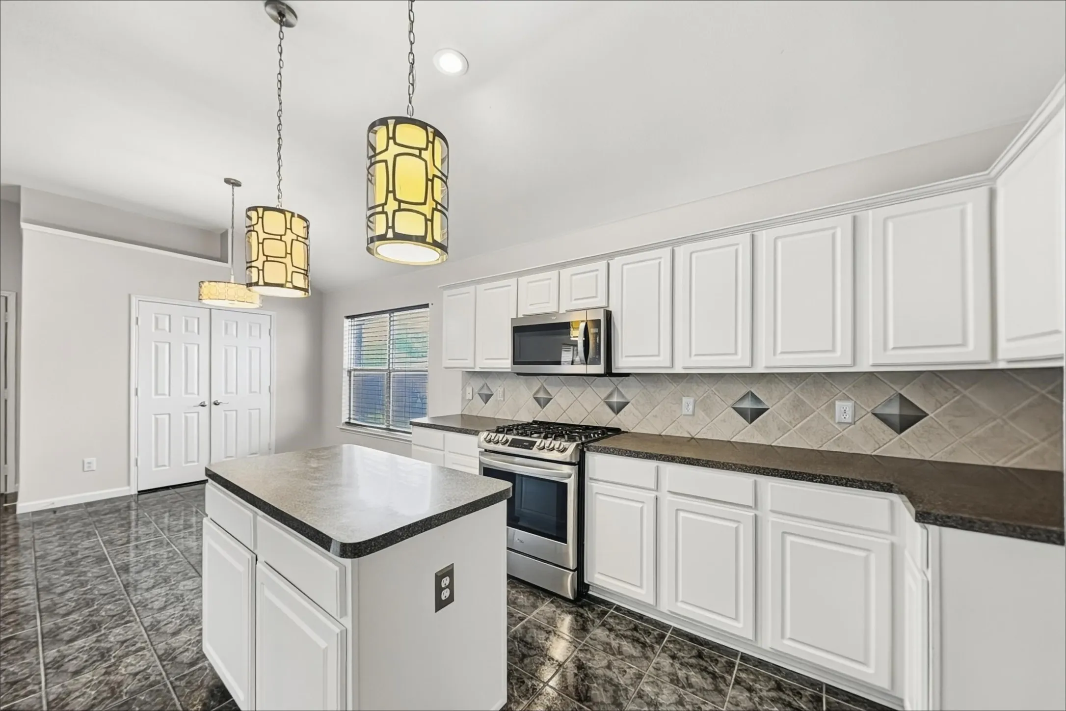 Single Family Residence For Sale in Dallas County , 128 Annette Street, Lancaster, Texas 75146, 4 Bedroom, 2 Bathroom, 2 Garage spaces, 2,330 Sqft, built in 2001, mls#21371542, Real Estate Agent in Lancaster, Homes For Sale in Dallas county, Homes For Sale in Lancaster, Realtor in Lancaster Texas, Real Estate Brokerage Independent Realty Texas, Luminita Cordes Realtor