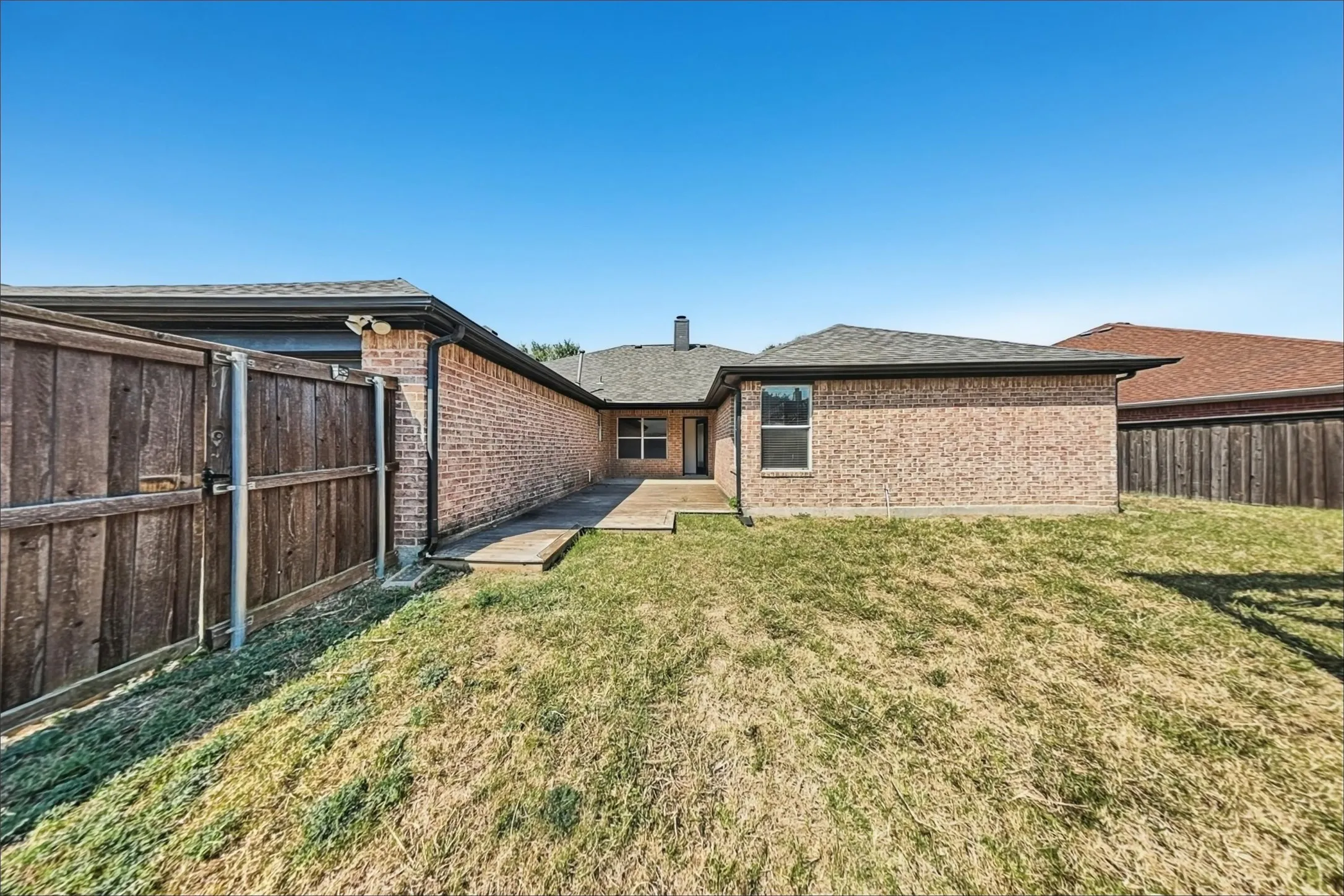 Single Family Residence For Sale in Dallas County , 128 Annette Street, Lancaster, Texas 75146, 4 Bedroom, 2 Bathroom, 2 Garage spaces, 2,330 Sqft, built in 2001, mls#21371542, Real Estate Agent in Lancaster, Homes For Sale in Dallas county, Homes For Sale in Lancaster, Realtor in Lancaster Texas, Real Estate Brokerage Independent Realty Texas, Luminita Cordes Realtor