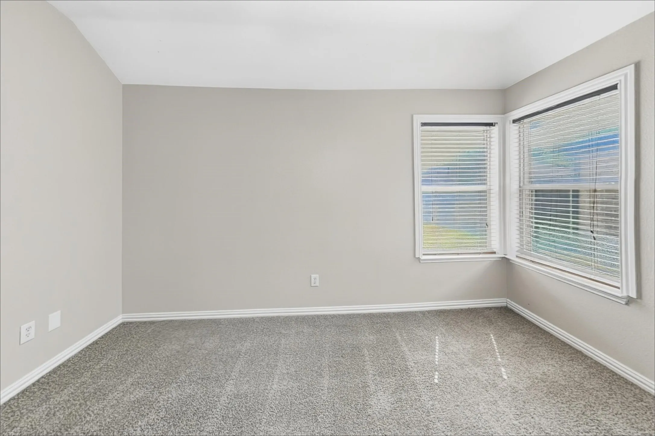 Single Family Residence For Sale in Dallas County , 128 Annette Street, Lancaster, Texas 75146, 4 Bedroom, 2 Bathroom, 2 Garage spaces, 2,330 Sqft, built in 2001, mls#21371542, Real Estate Agent in Lancaster, Homes For Sale in Dallas county, Homes For Sale in Lancaster, Realtor in Lancaster Texas, Real Estate Brokerage Independent Realty Texas, Luminita Cordes Realtor