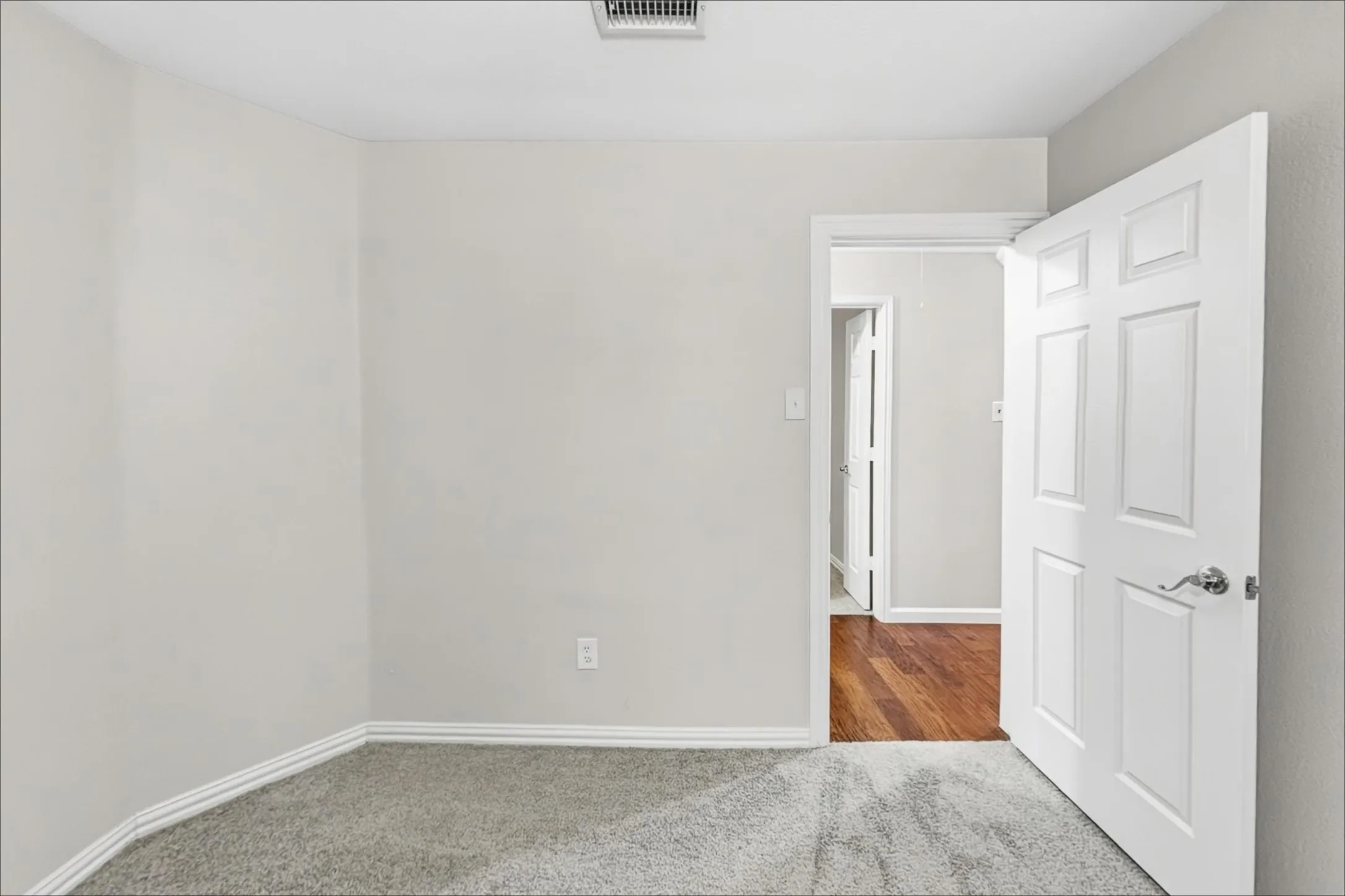 Single Family Residence For Sale in Dallas County , 128 Annette Street, Lancaster, Texas 75146, 4 Bedroom, 2 Bathroom, 2 Garage spaces, 2,330 Sqft, built in 2001, mls#21371542, Real Estate Agent in Lancaster, Homes For Sale in Dallas county, Homes For Sale in Lancaster, Realtor in Lancaster Texas, Real Estate Brokerage Independent Realty Texas, Luminita Cordes Realtor
